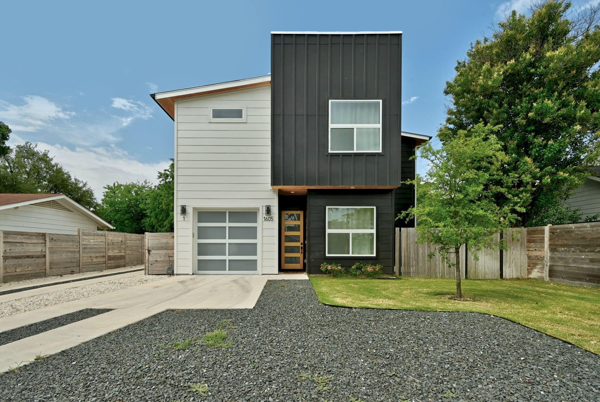 Listing photo 1 of 1605  Grayford Dr  #1