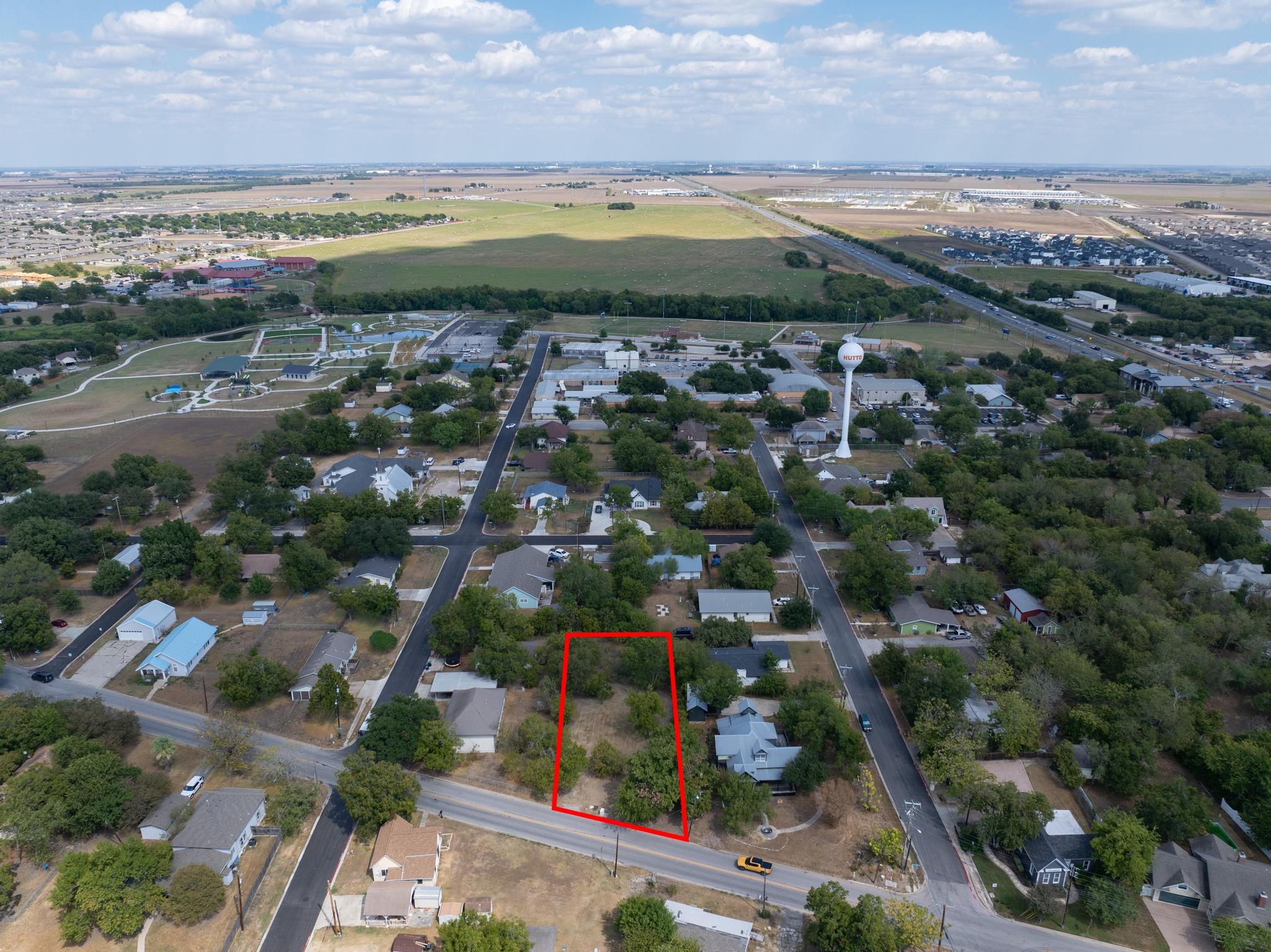 An aerial perspective outlines this residential l