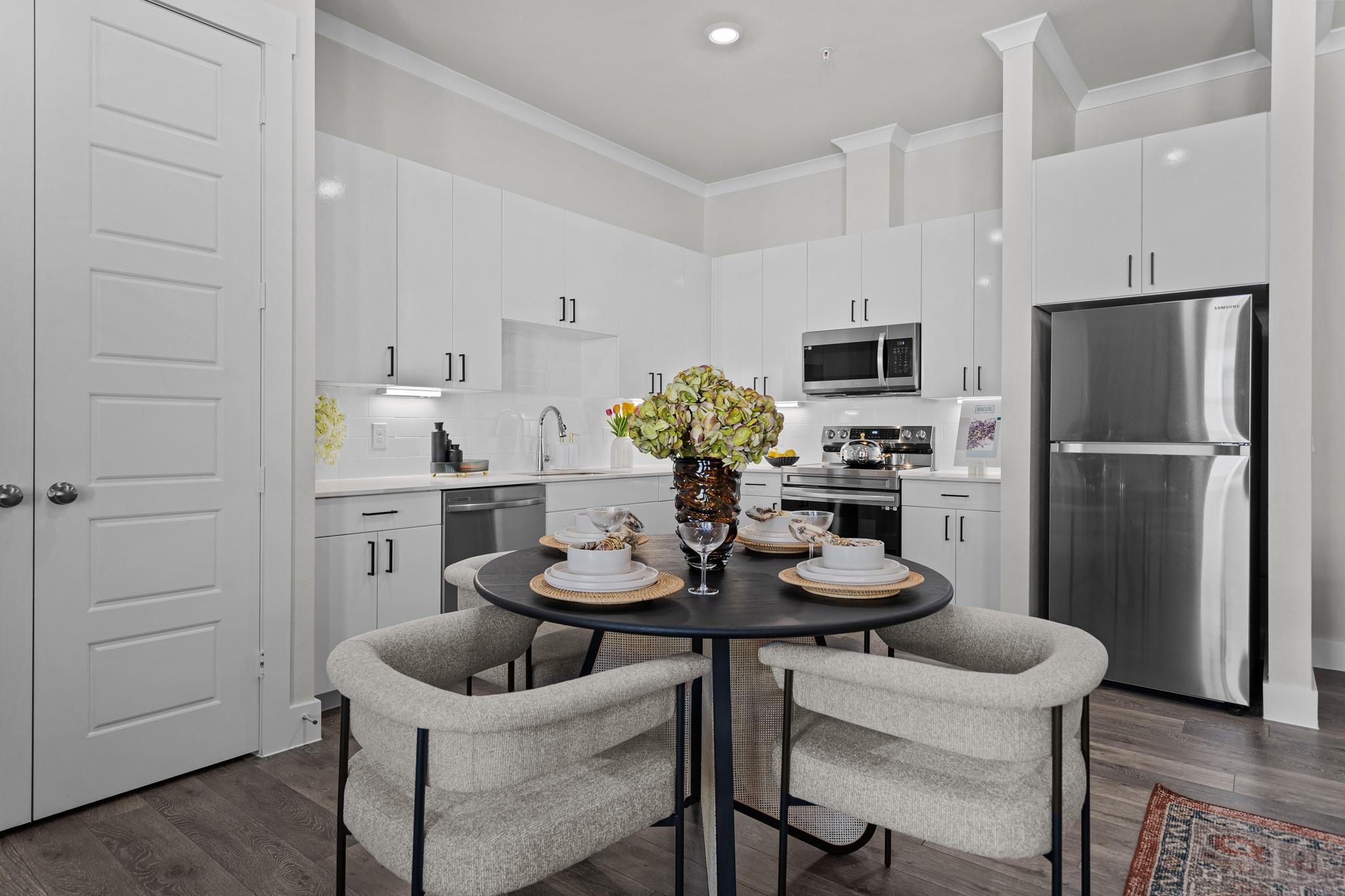 Listing photo 1 of 476  Suffield Dr  #351