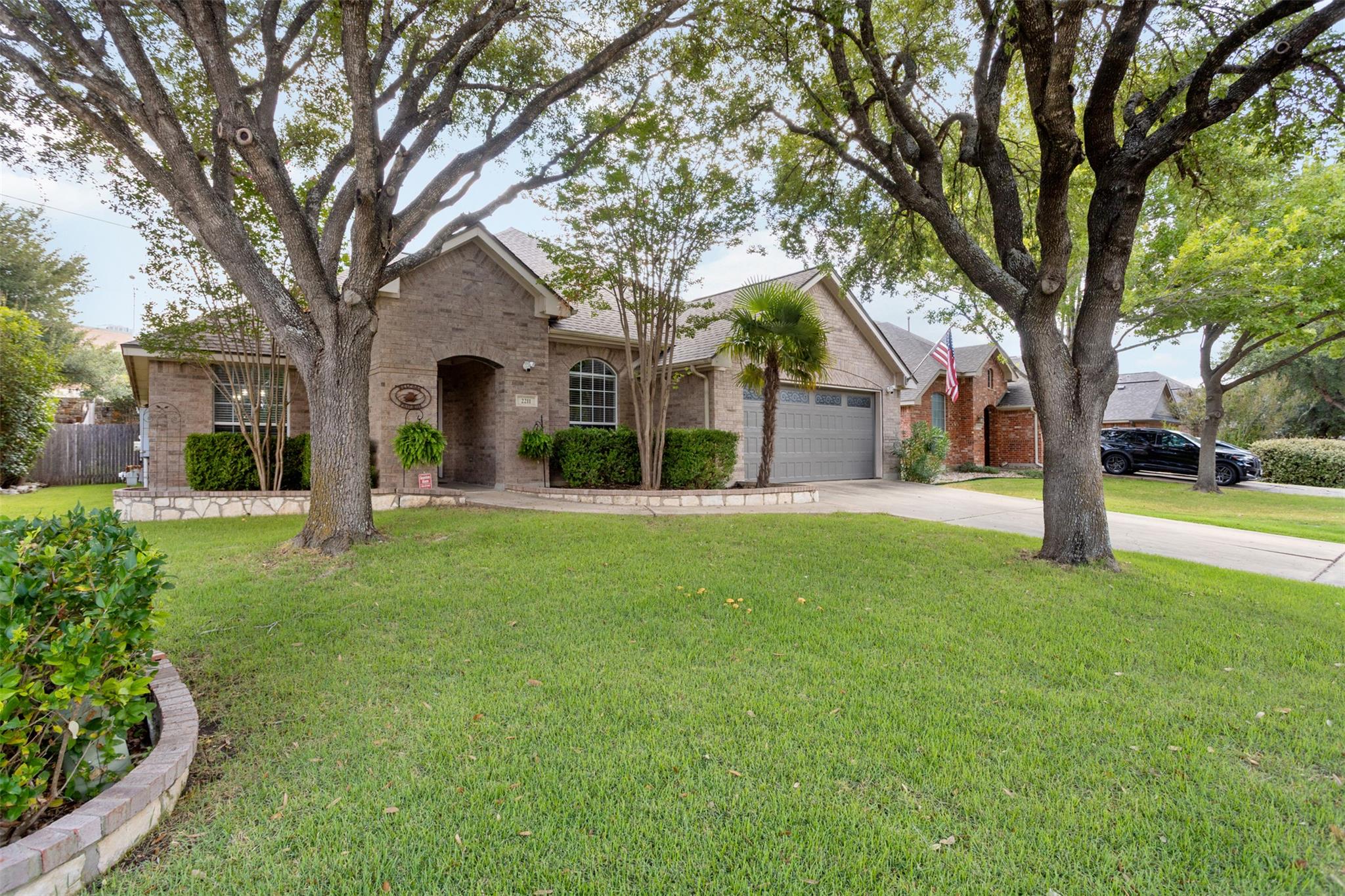 Listing photo 1 of 2211  Heritage Well Ln