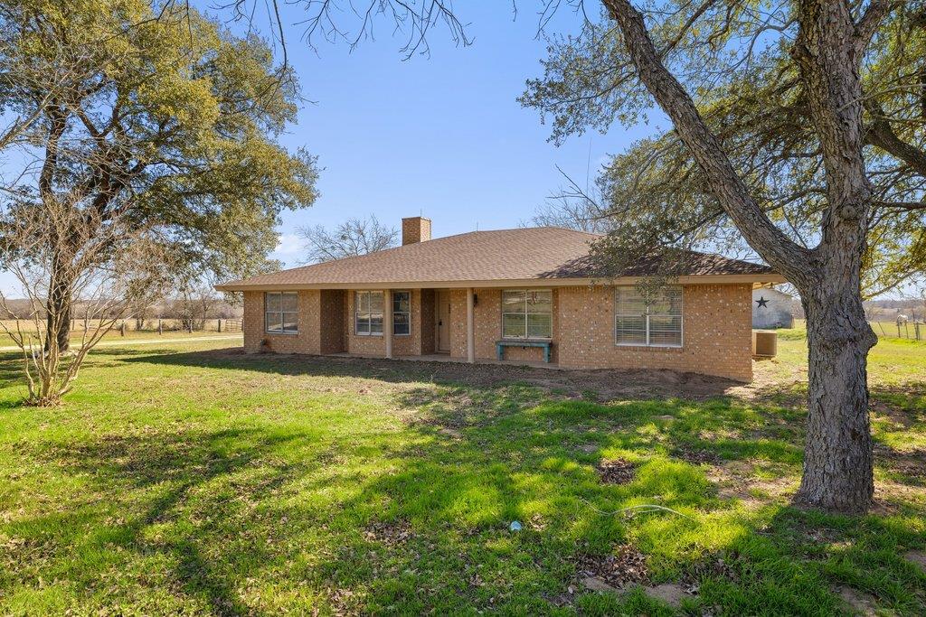 Listing photo 1 of 950 S Fm 486 None