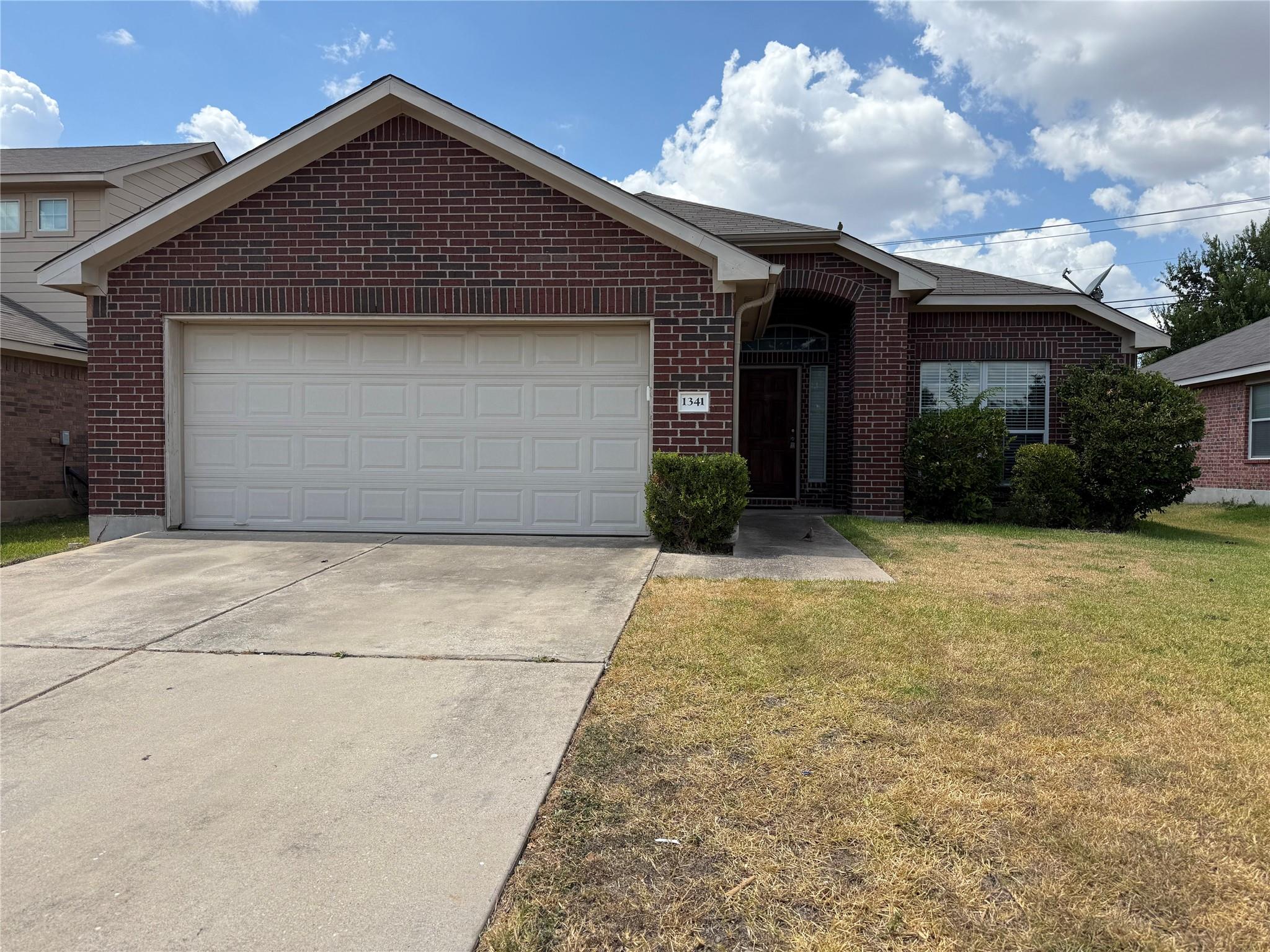 Listing photo 1 of 1341  Rainbow Parke Dr