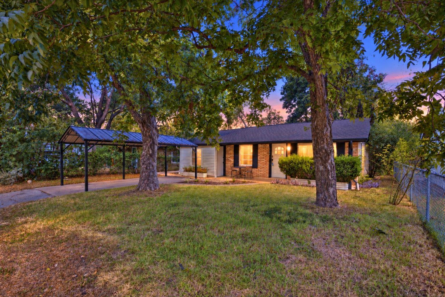 Listing photo 1 of 3206  Goodwin Ave