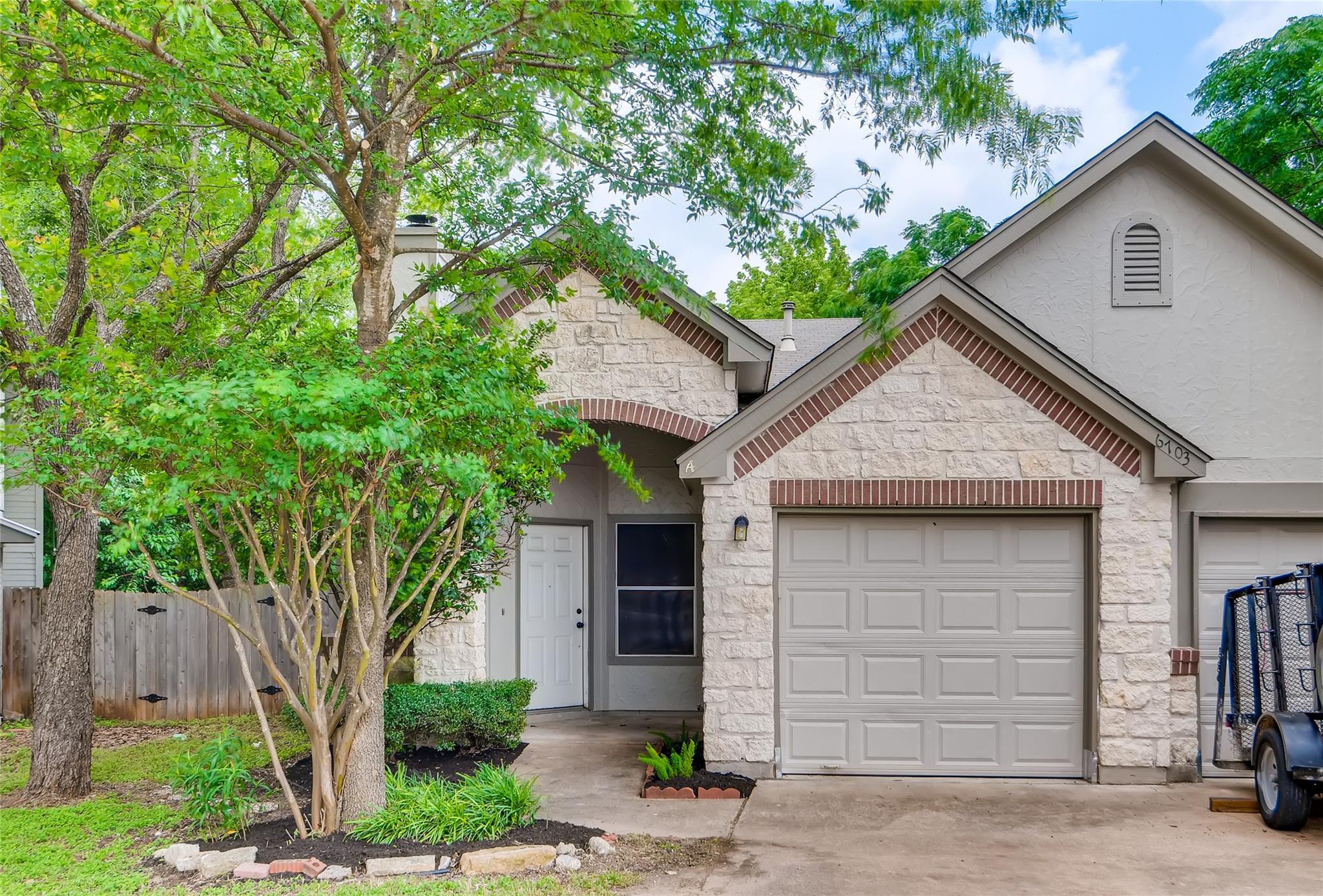 Listing photo 1 of 6703  Gold Moss Cv