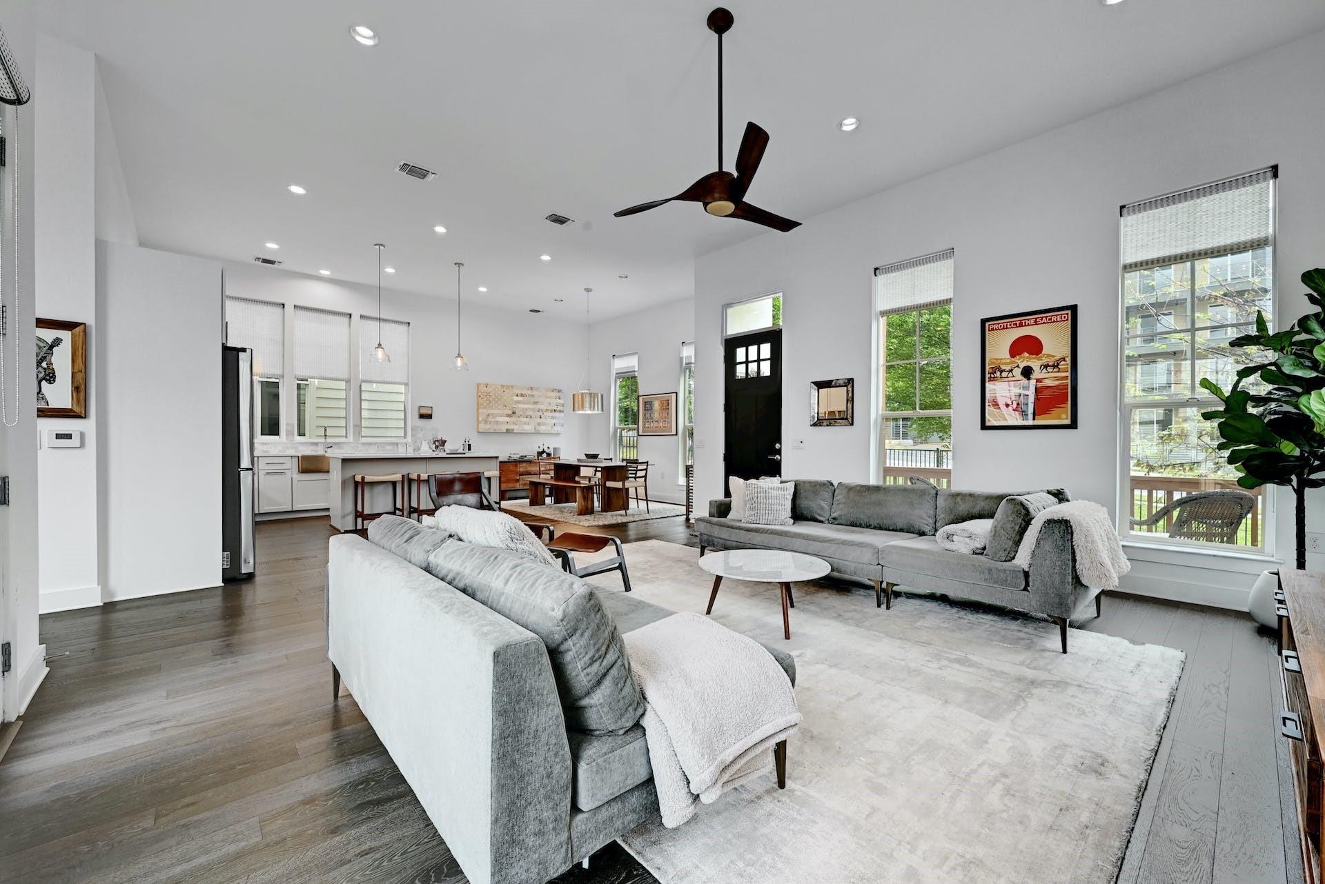 Listing photo 1 of 4806  Springdale Rd