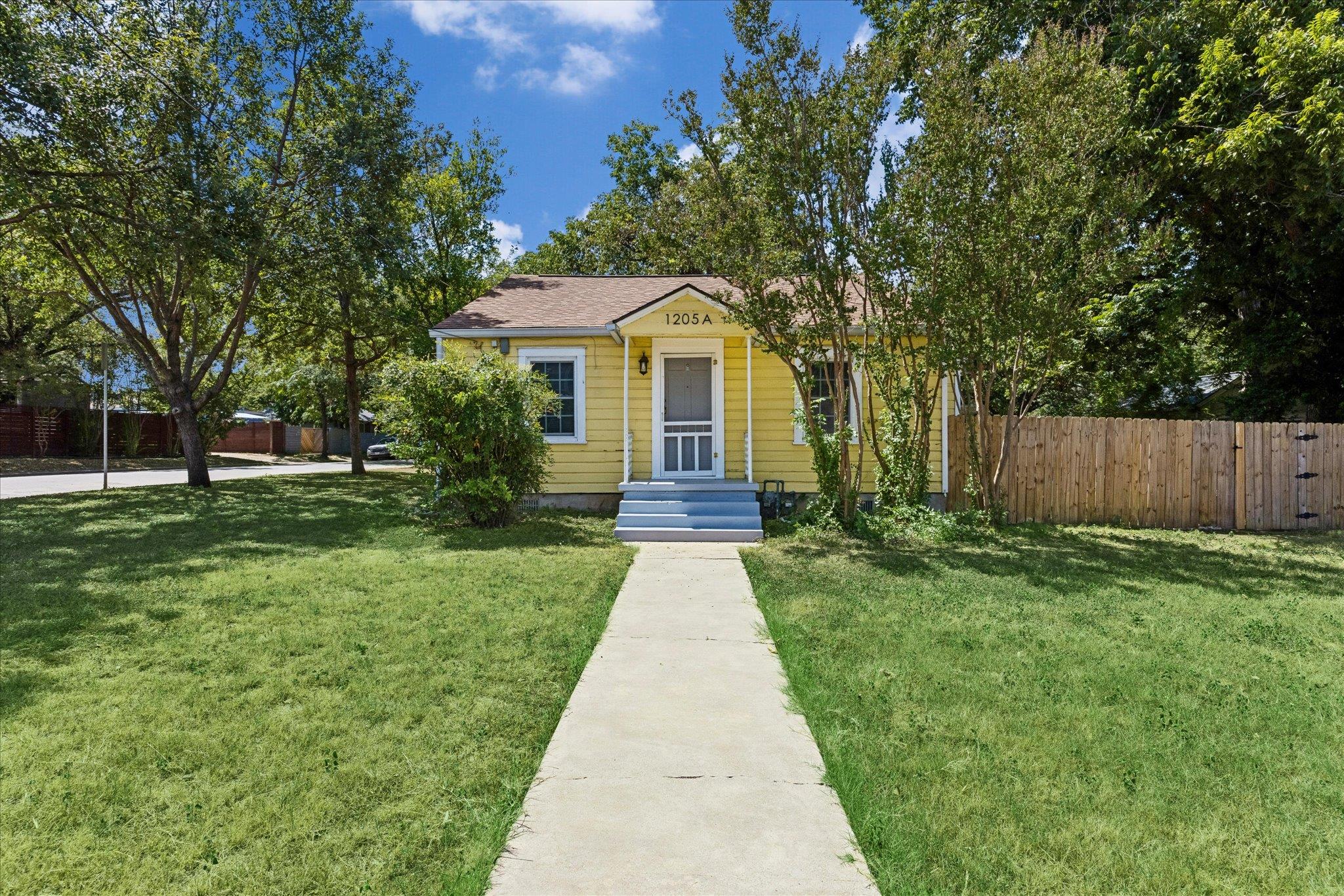 Listing photo 1 of 1205 W 40th St