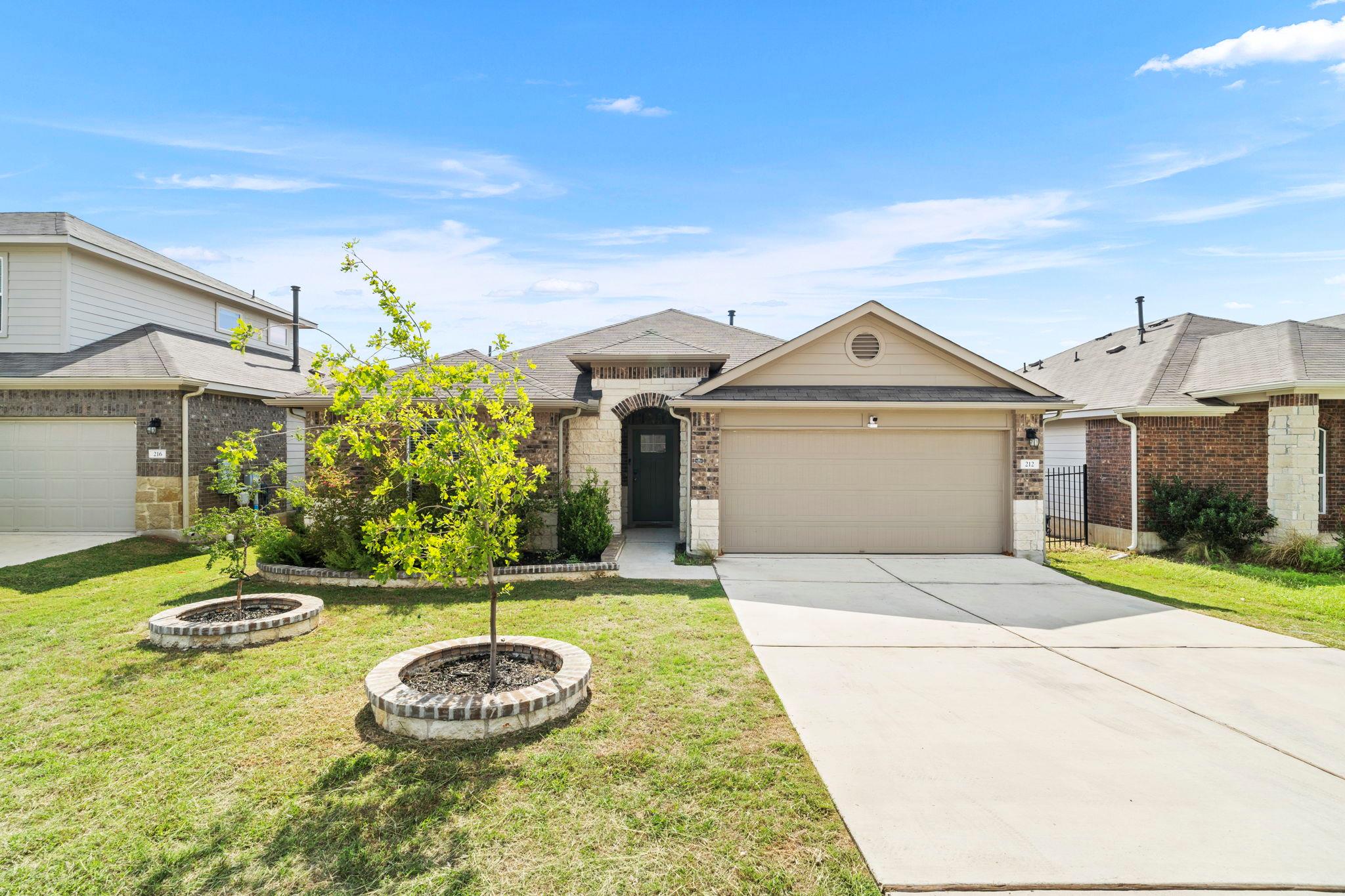 Listing photo 1 of 212  Royal Palm Way