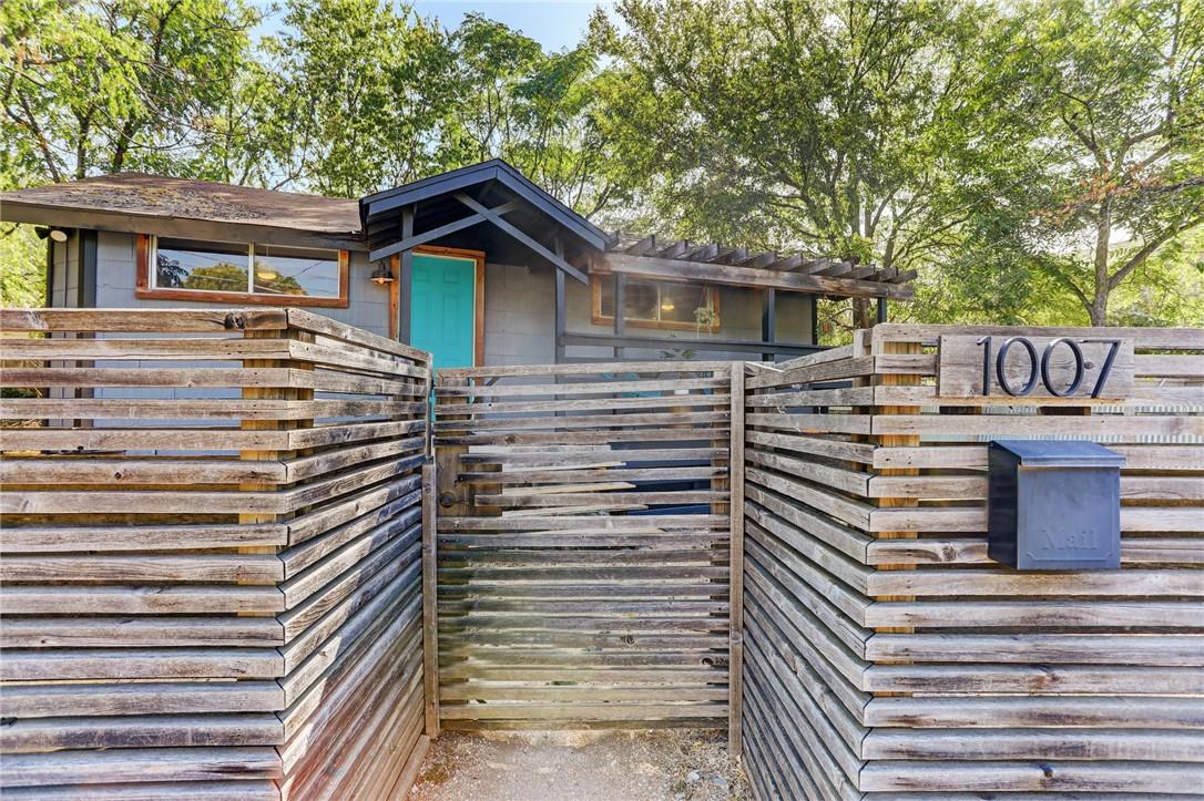 Listing photo 1 of 1007  Prospect Ave