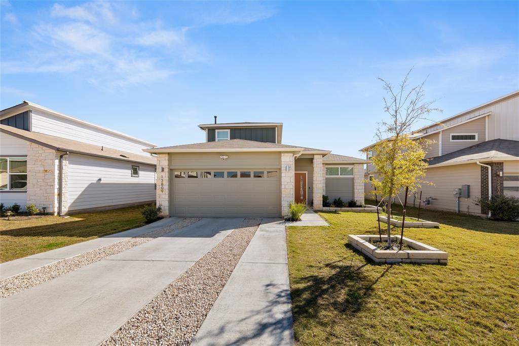 Listing photo 1 of 13809  Lubeck Dr