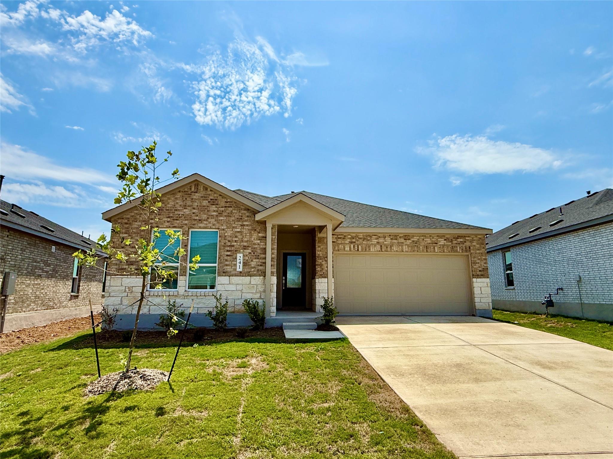 Listing photo 1 of 241  Seabreeze St