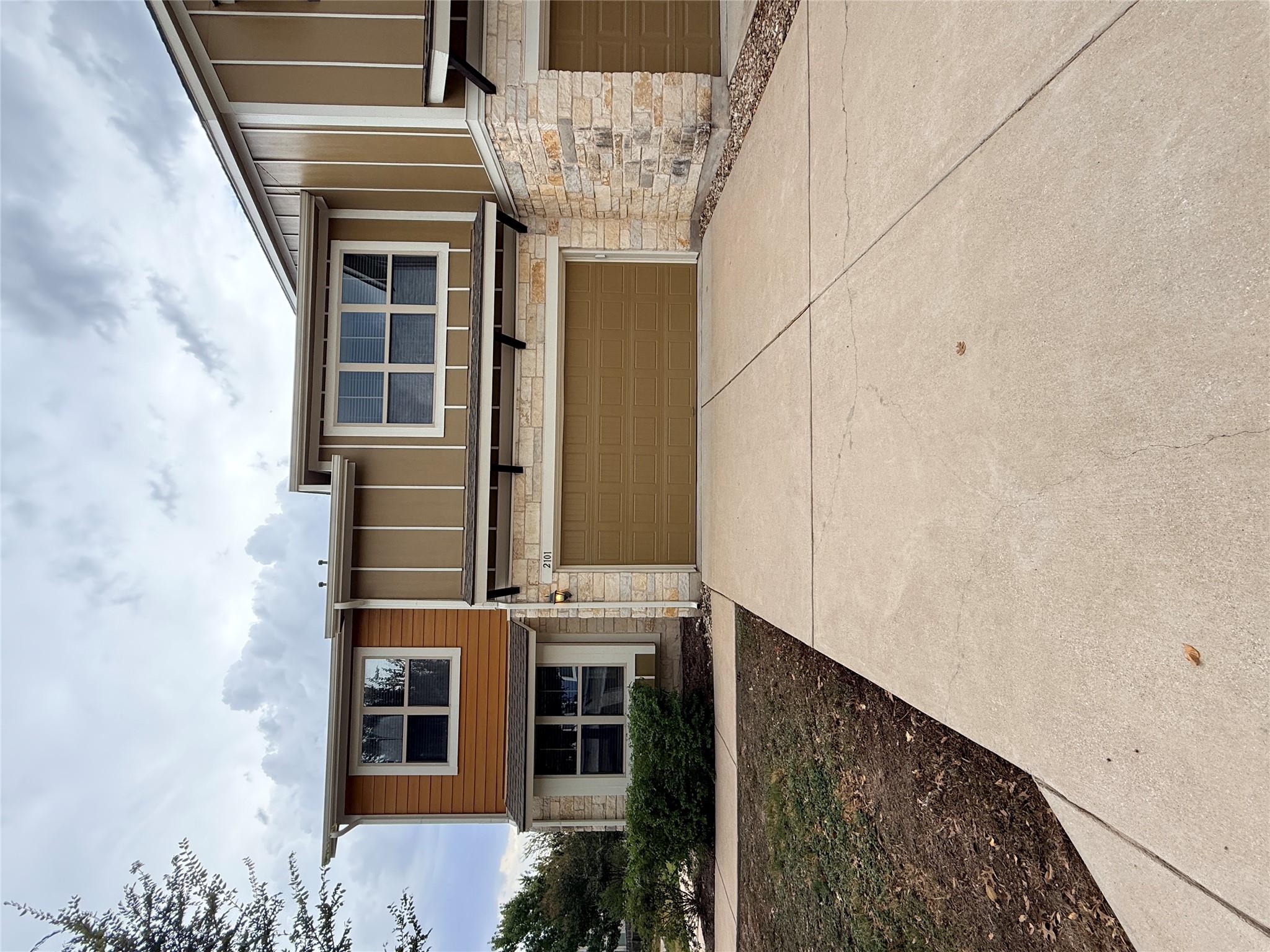 Listing photo 1 of 1620  Bryant Dr  #2101