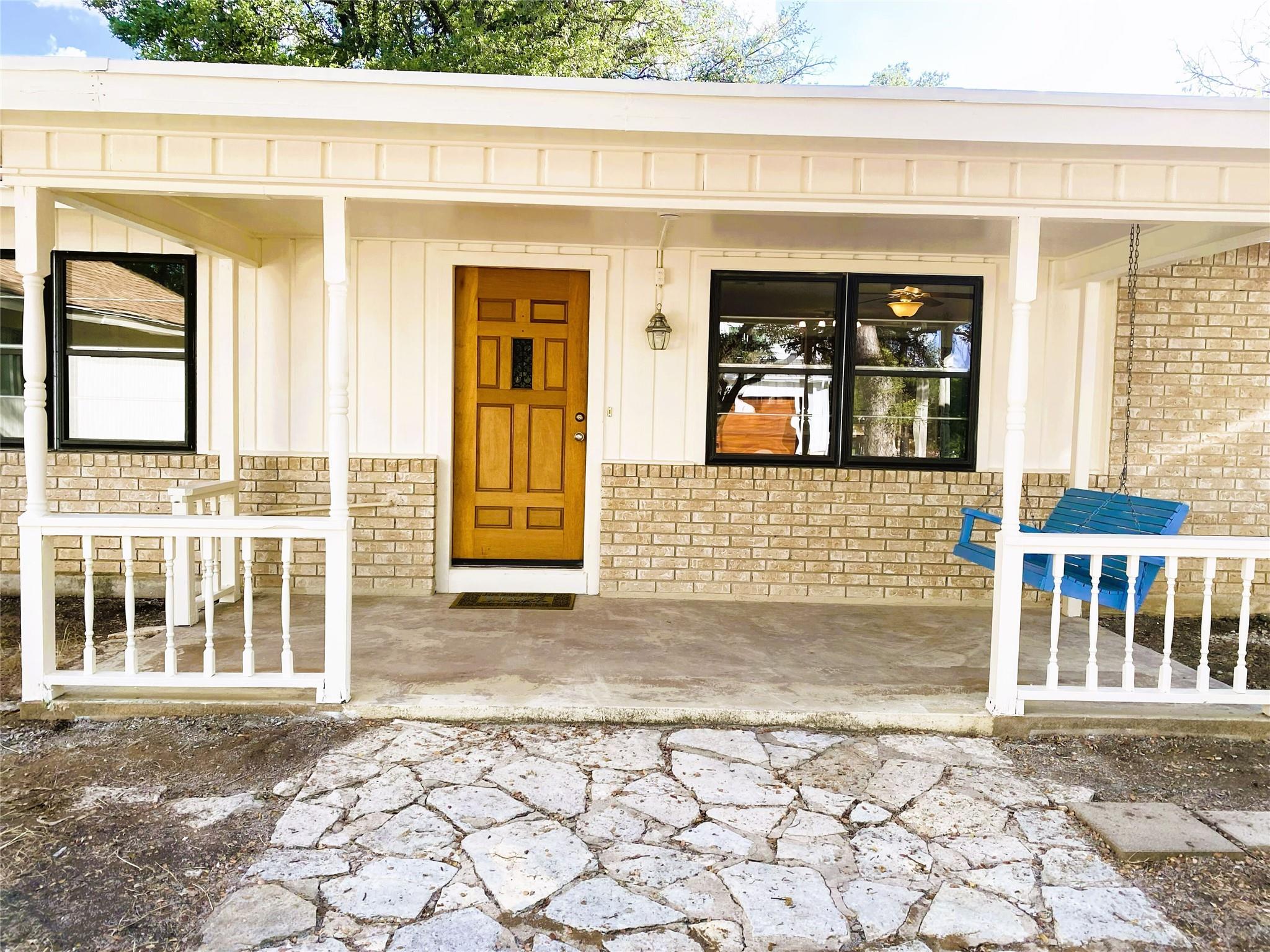 Listing photo 1 of 810  Woodland Hills Dr