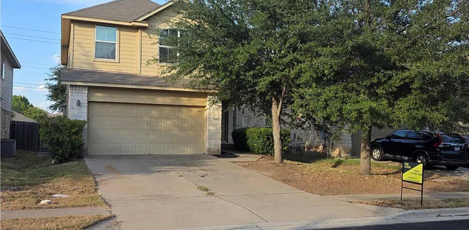 Listing photo 1 of 2228  Nestlewood Dr
