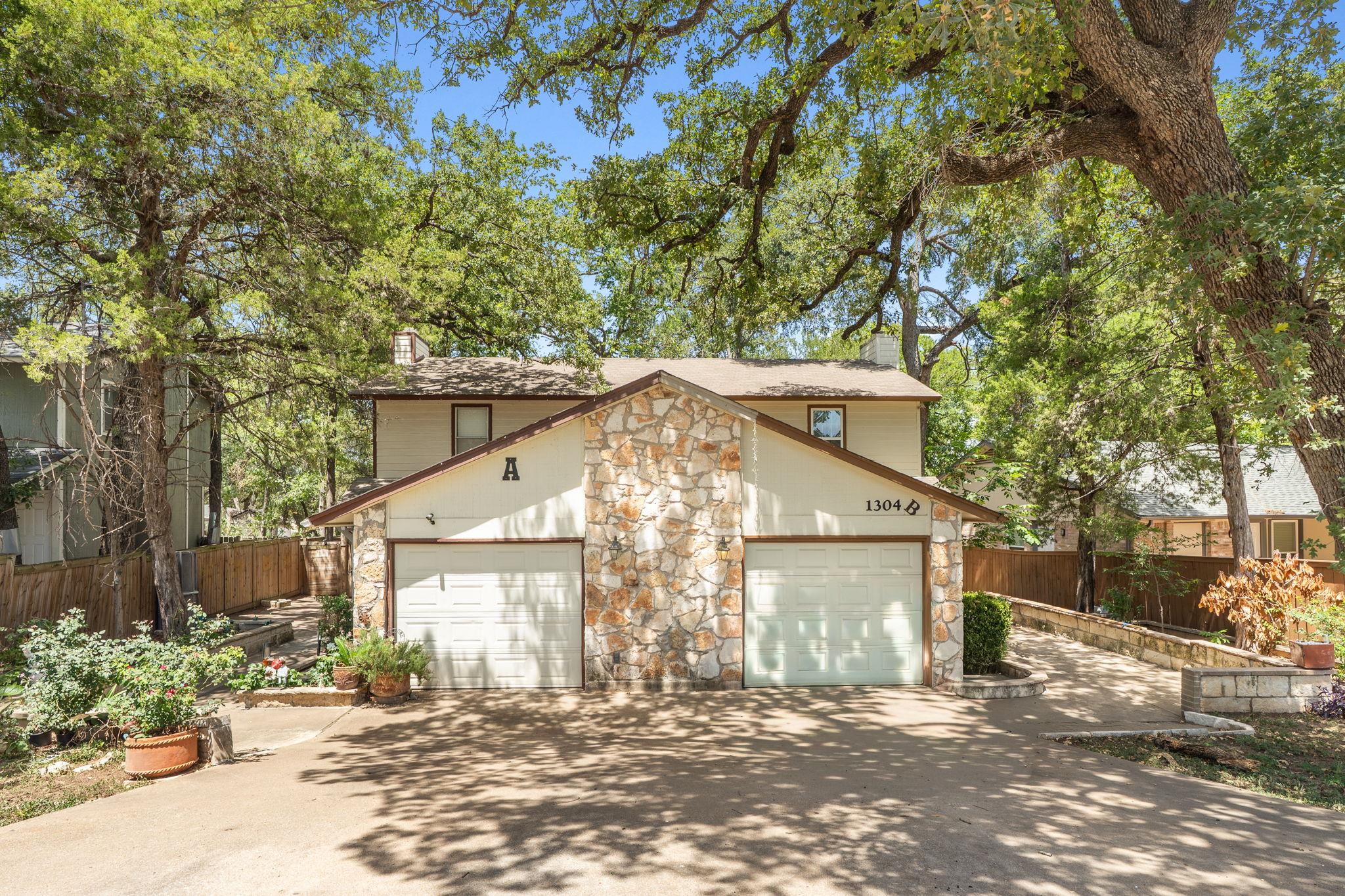 Listing photo 1 of 1304  Cool Shadow Dr