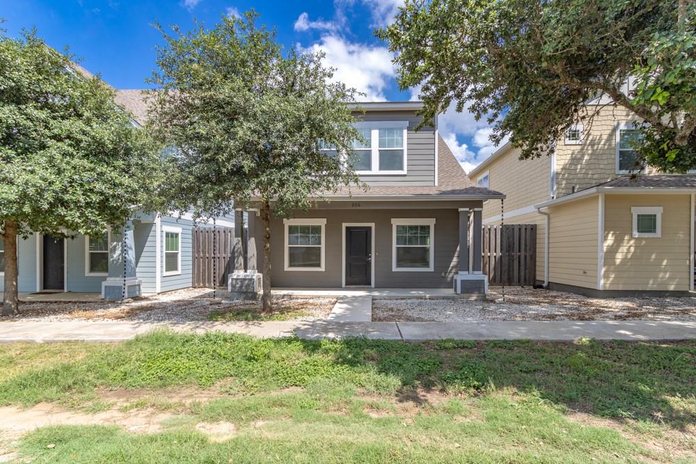 Listing photo 1 of 206  Munro St