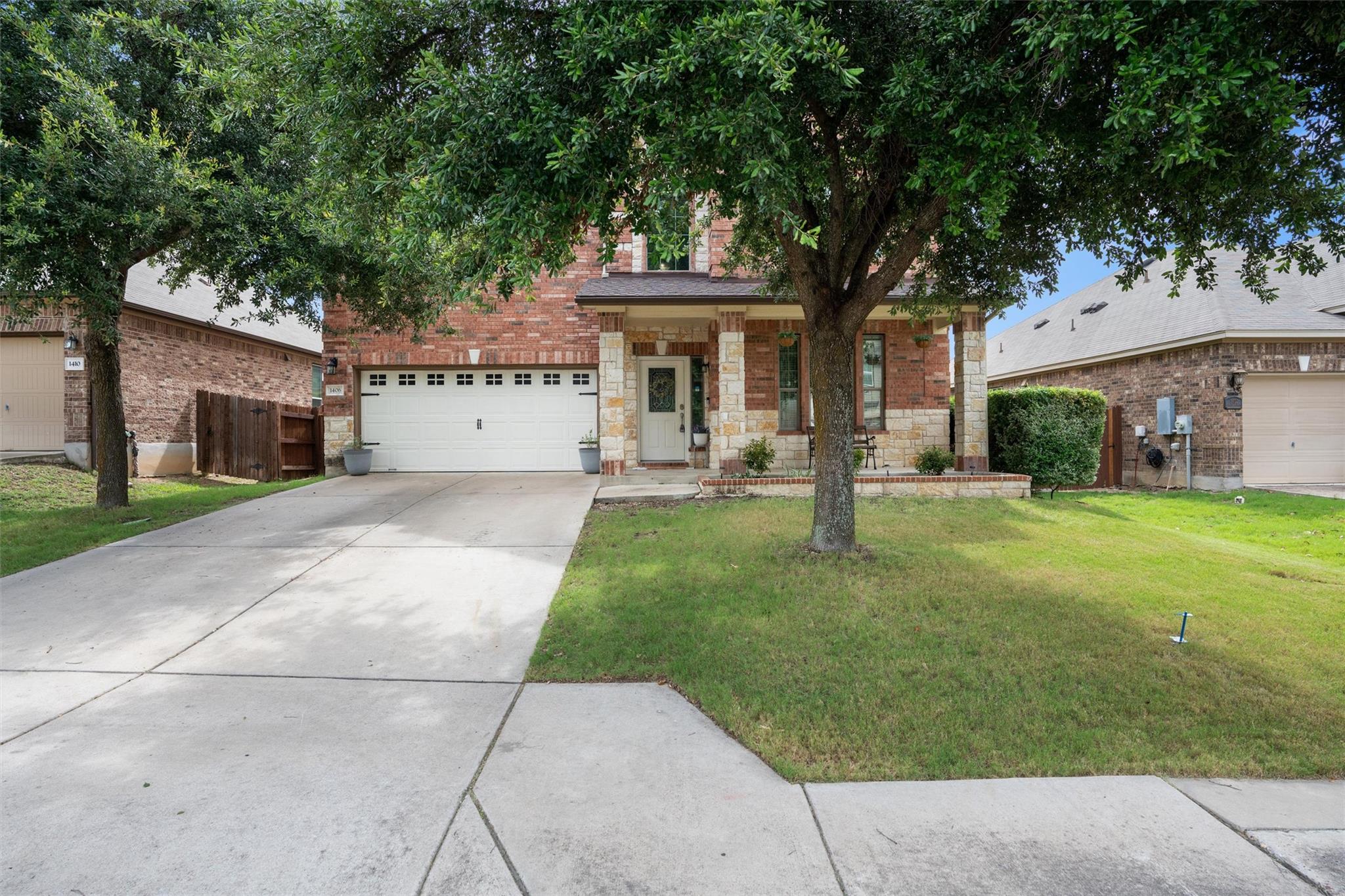 Listing photo 1 of 1406  Grande Mesa Dr