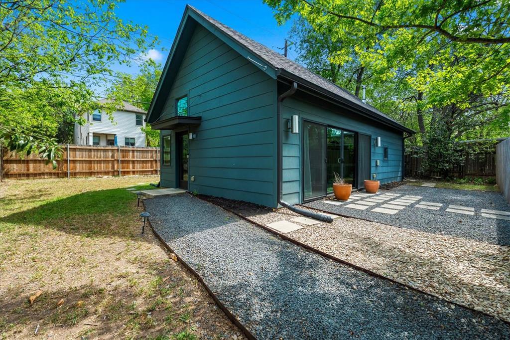 Listing photo 1 of 1808  Forest Hill Dr  #B