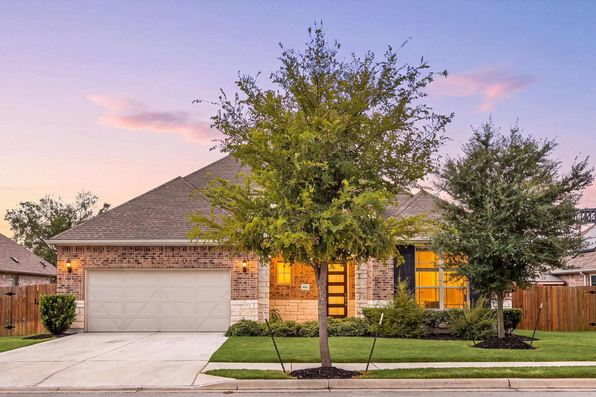 Listing photo 1 of 602  Pulitzer Dr