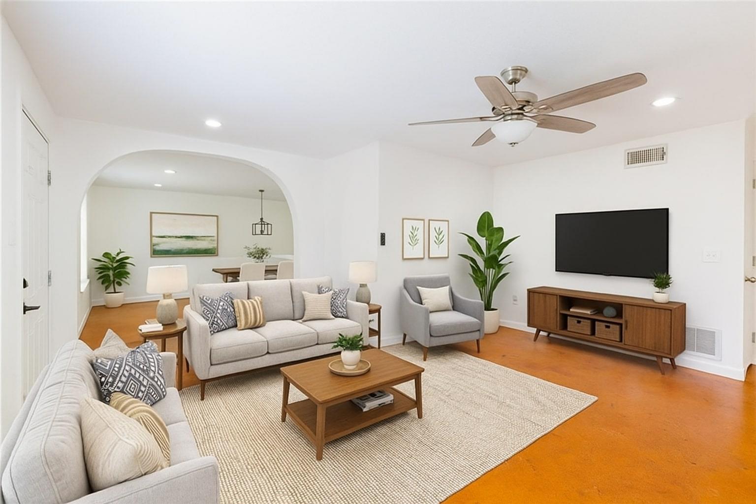 Listing photo 1 of 2302 E Side Dr  #11
