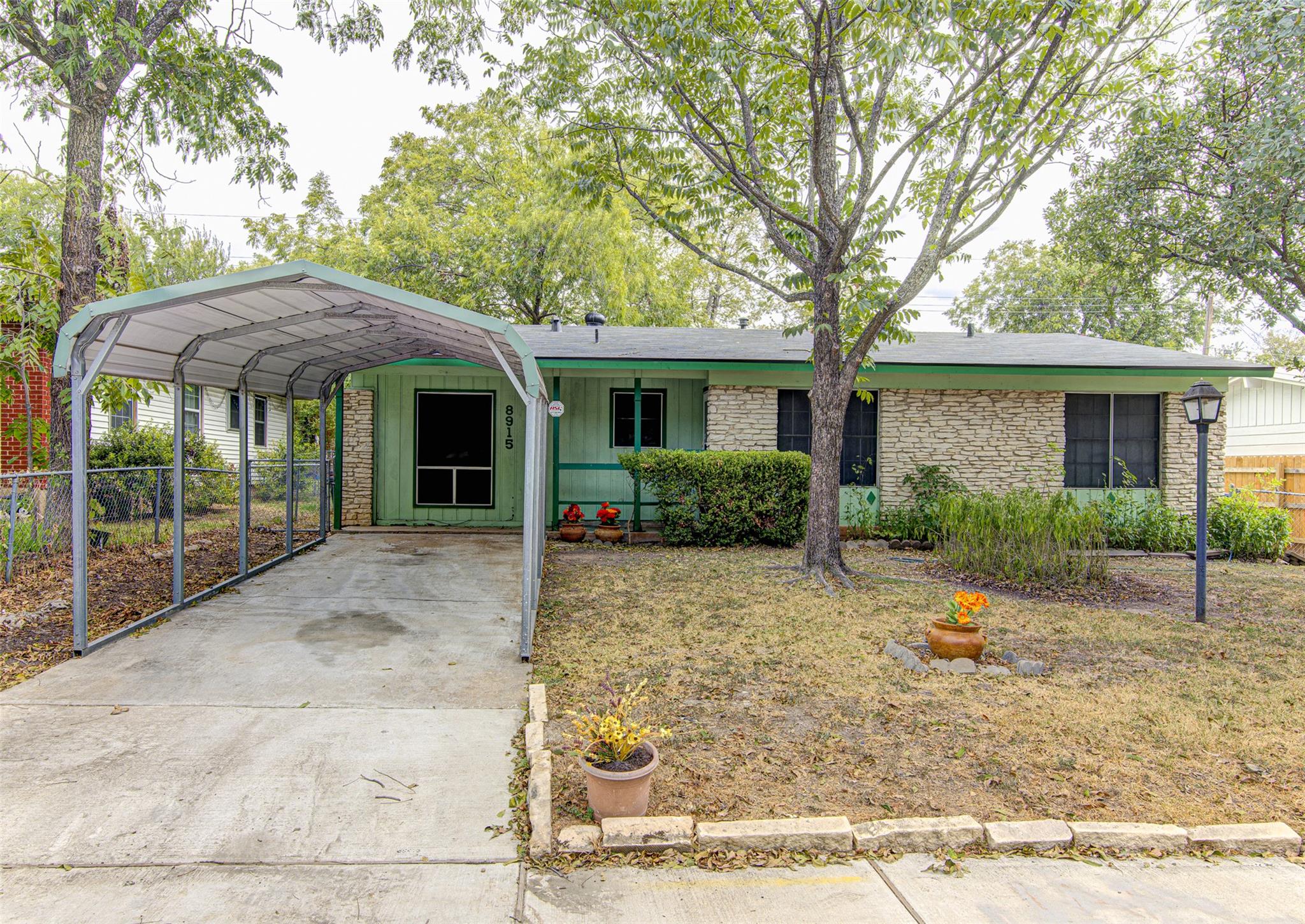 Listing photo 1 of 8915  Slayton Dr