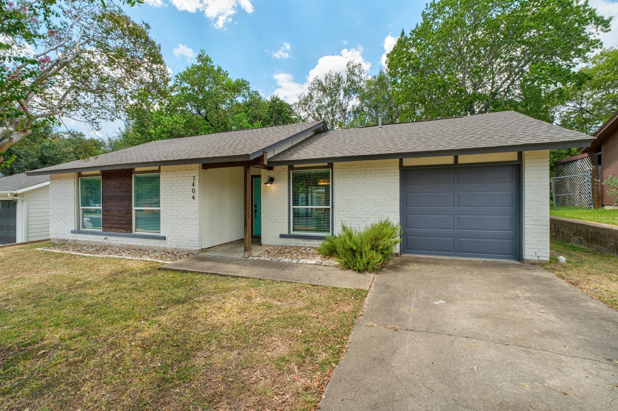 Listing photo 1 of 7404  Lunar Dr