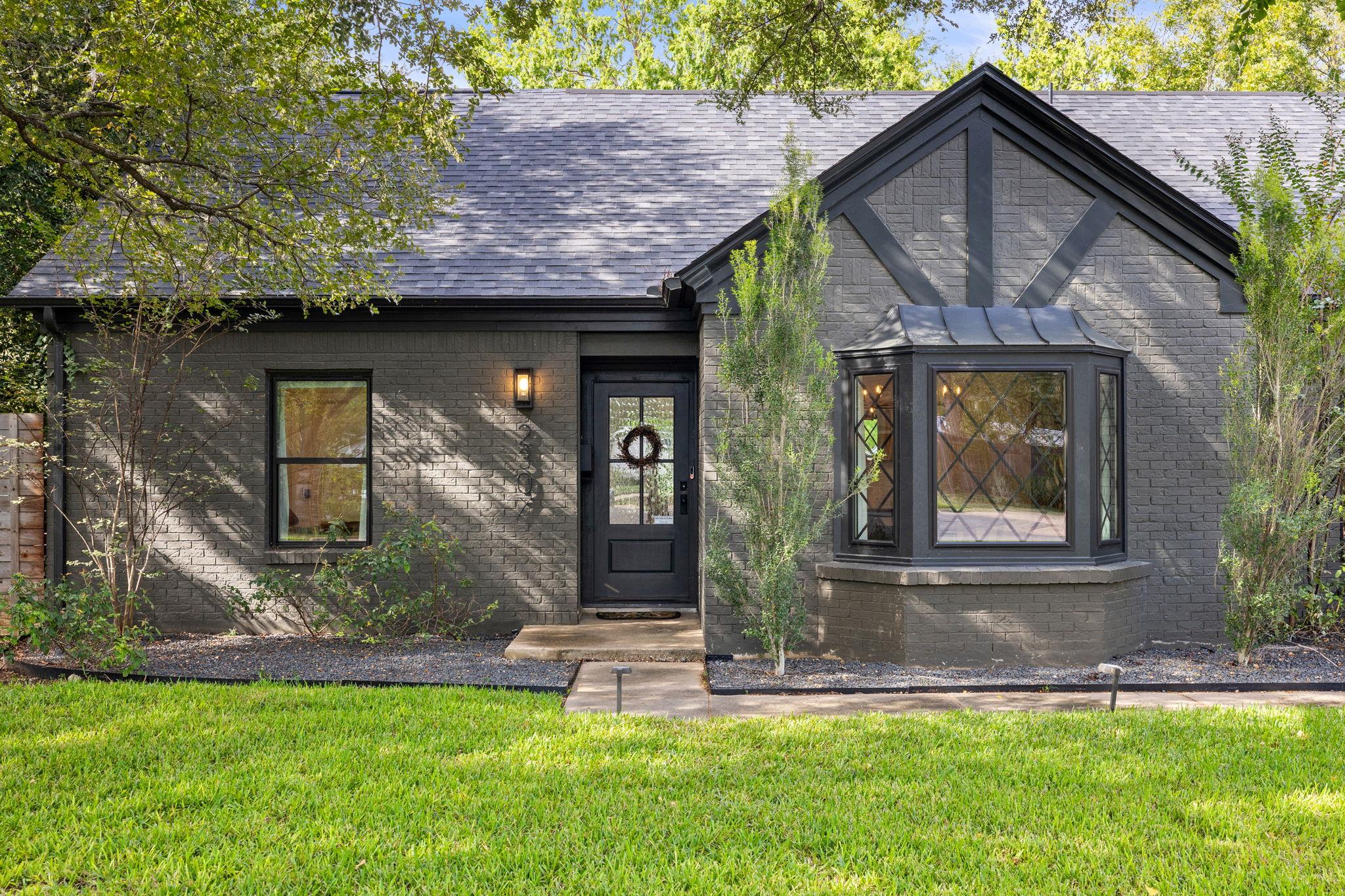 Listing photo 1 of 2307  Cheyenne Cir