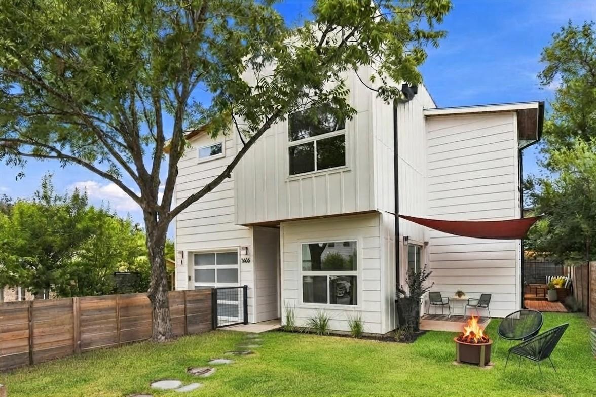 Listing photo 1 of 1606  Grayford Dr  #1