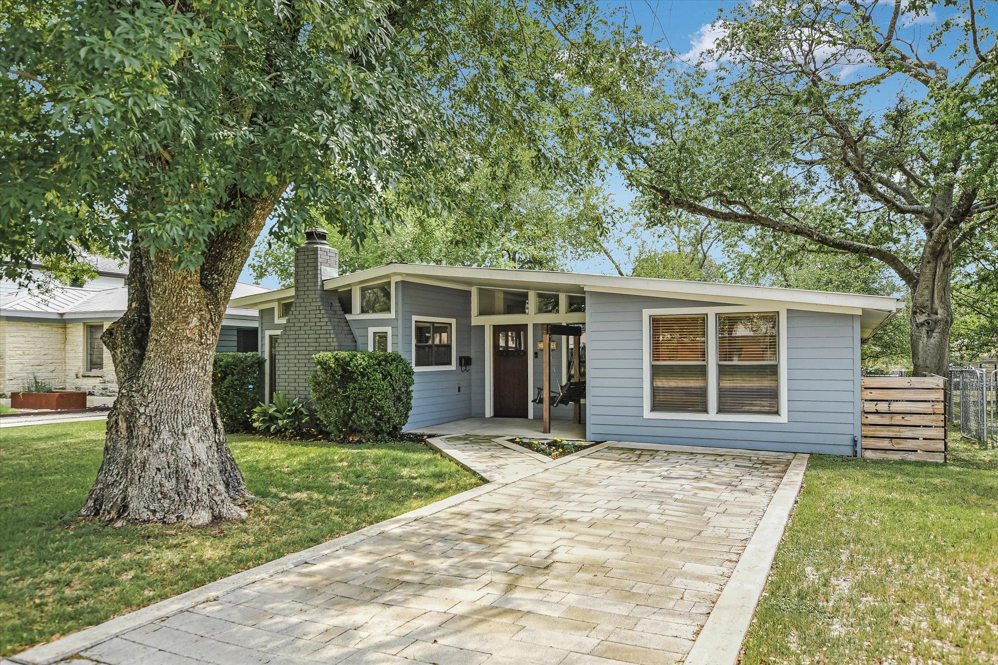 Listing photo 1 of 1309  Morrow St