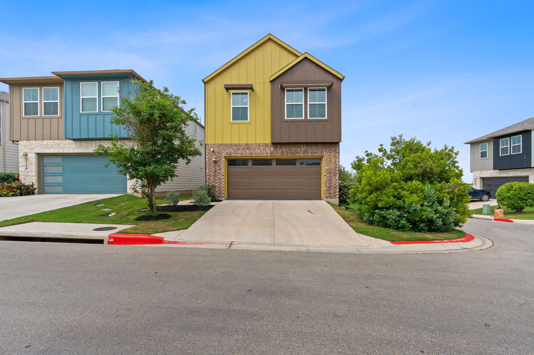 Listing photo 1 of 7120  Silver Star Ln