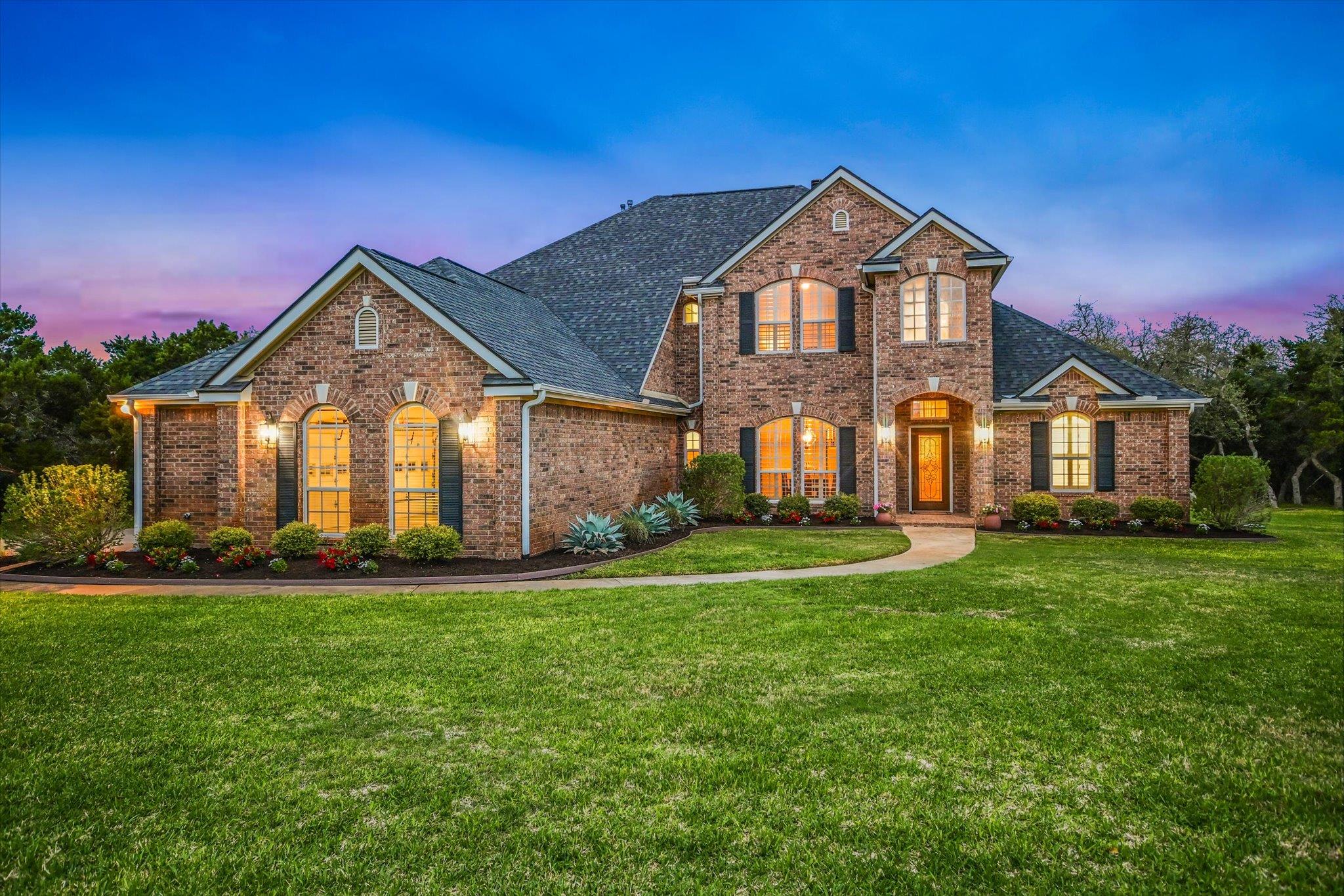 Listing photo 1 of 504  Saddlehorn Dr