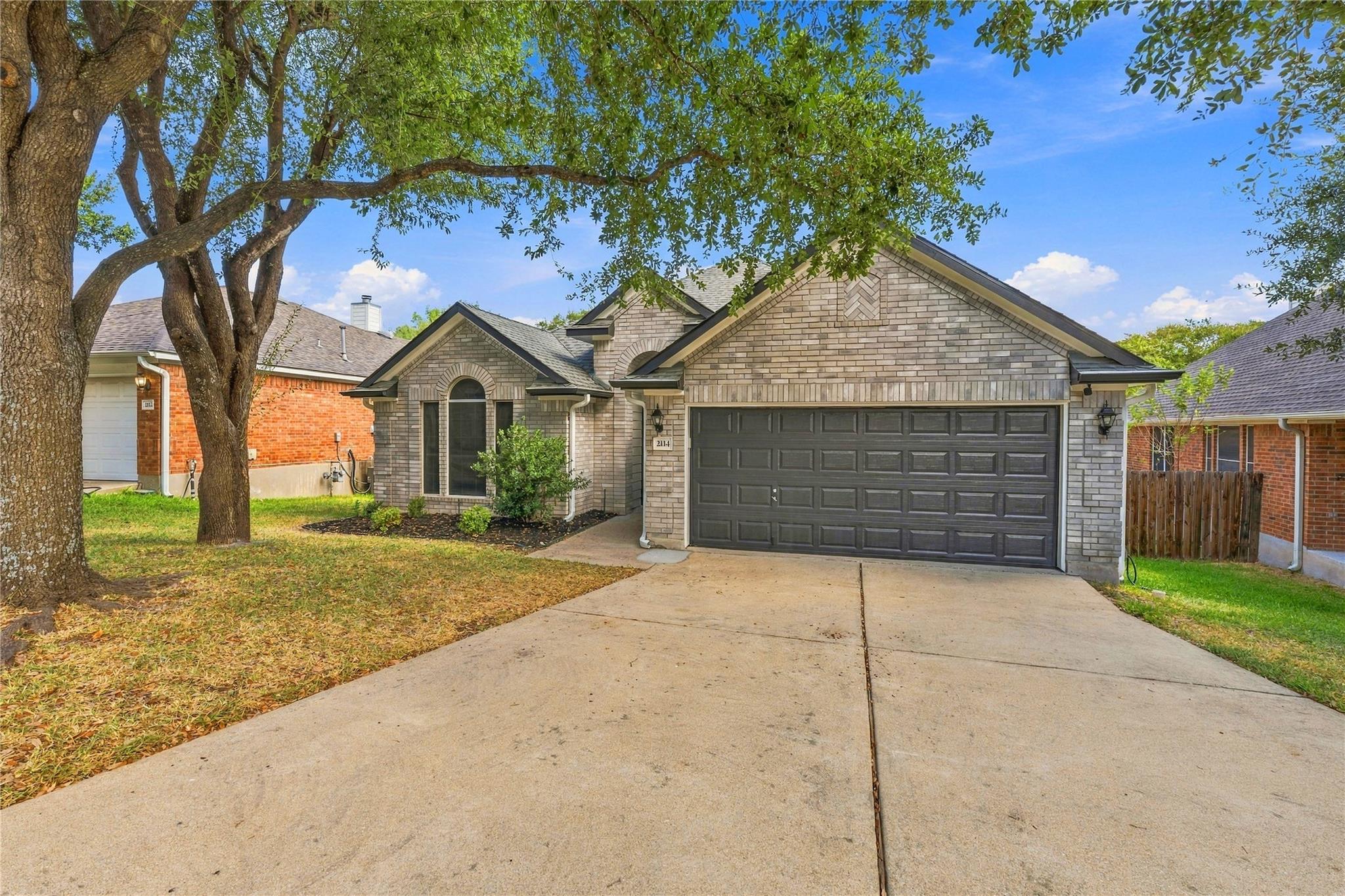 Listing photo 1 of 2114  Faldo Ln