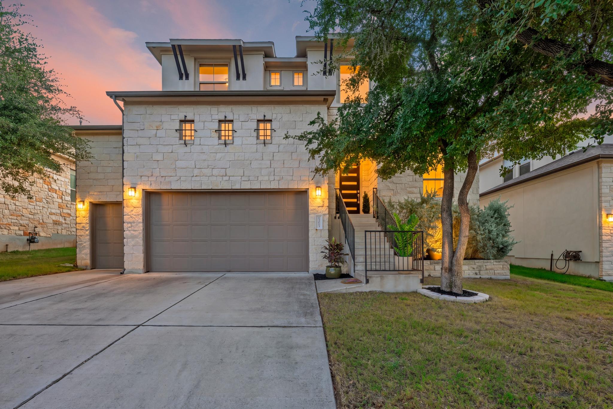 Listing photo 1 of 13013  Malletto Dr