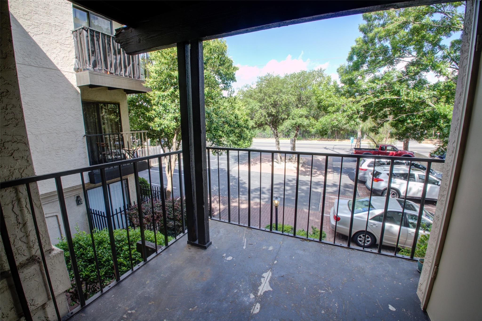 Listing photo 1 of 1306  Norwalk Ln  #206