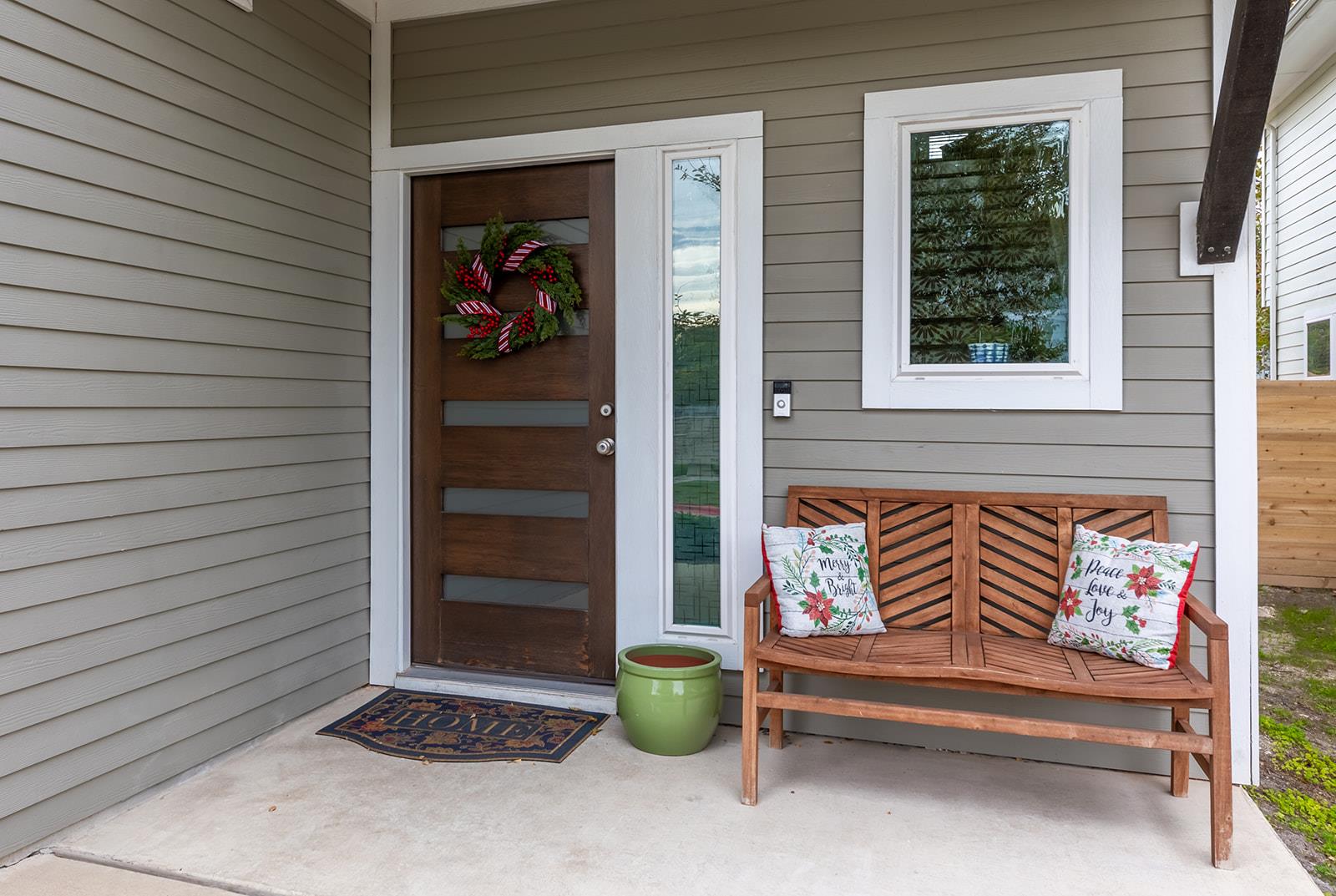 Listing photo 1 of 716  Bernstein St  #5