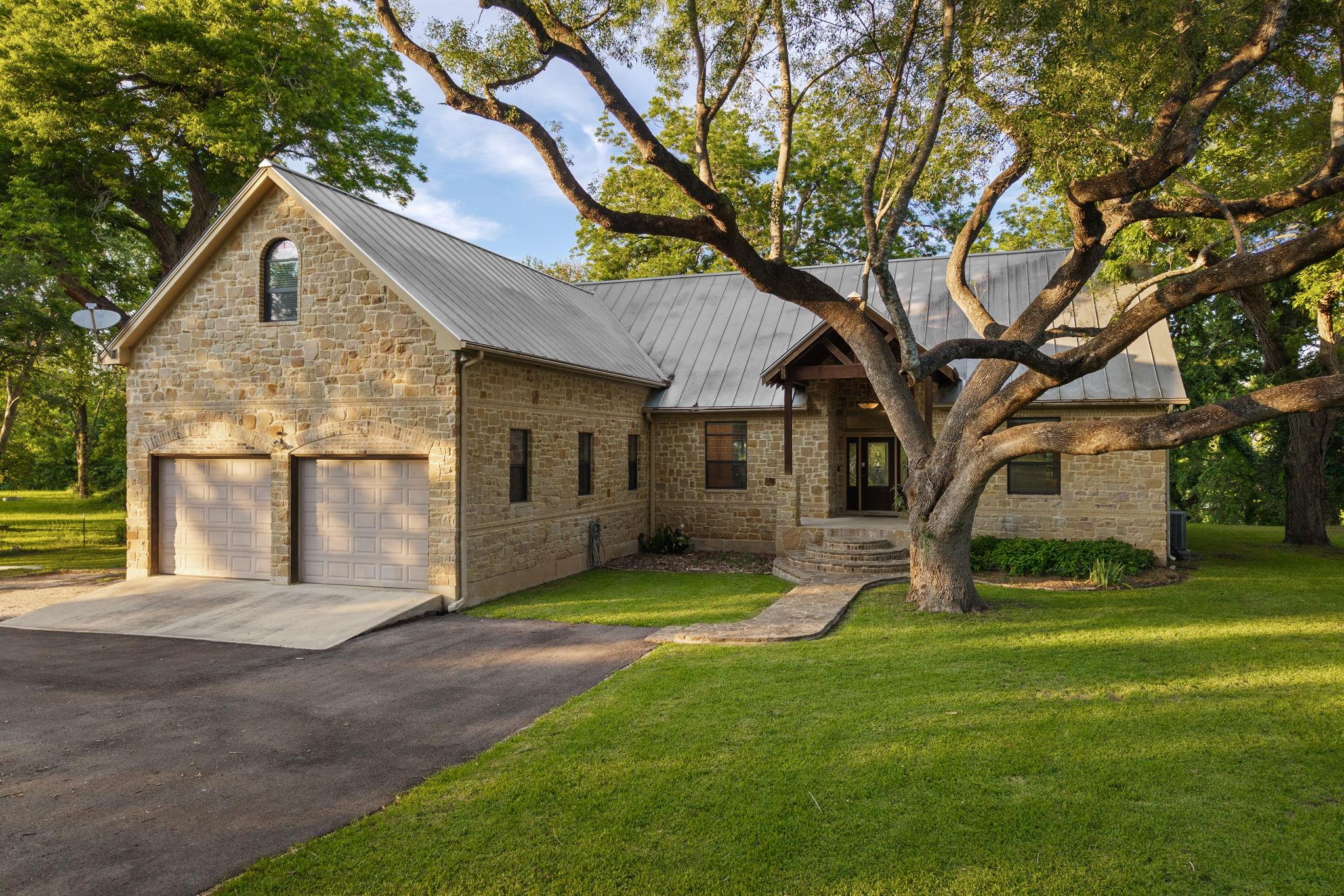 302  Guadalupe River Dr 매물 사진 1