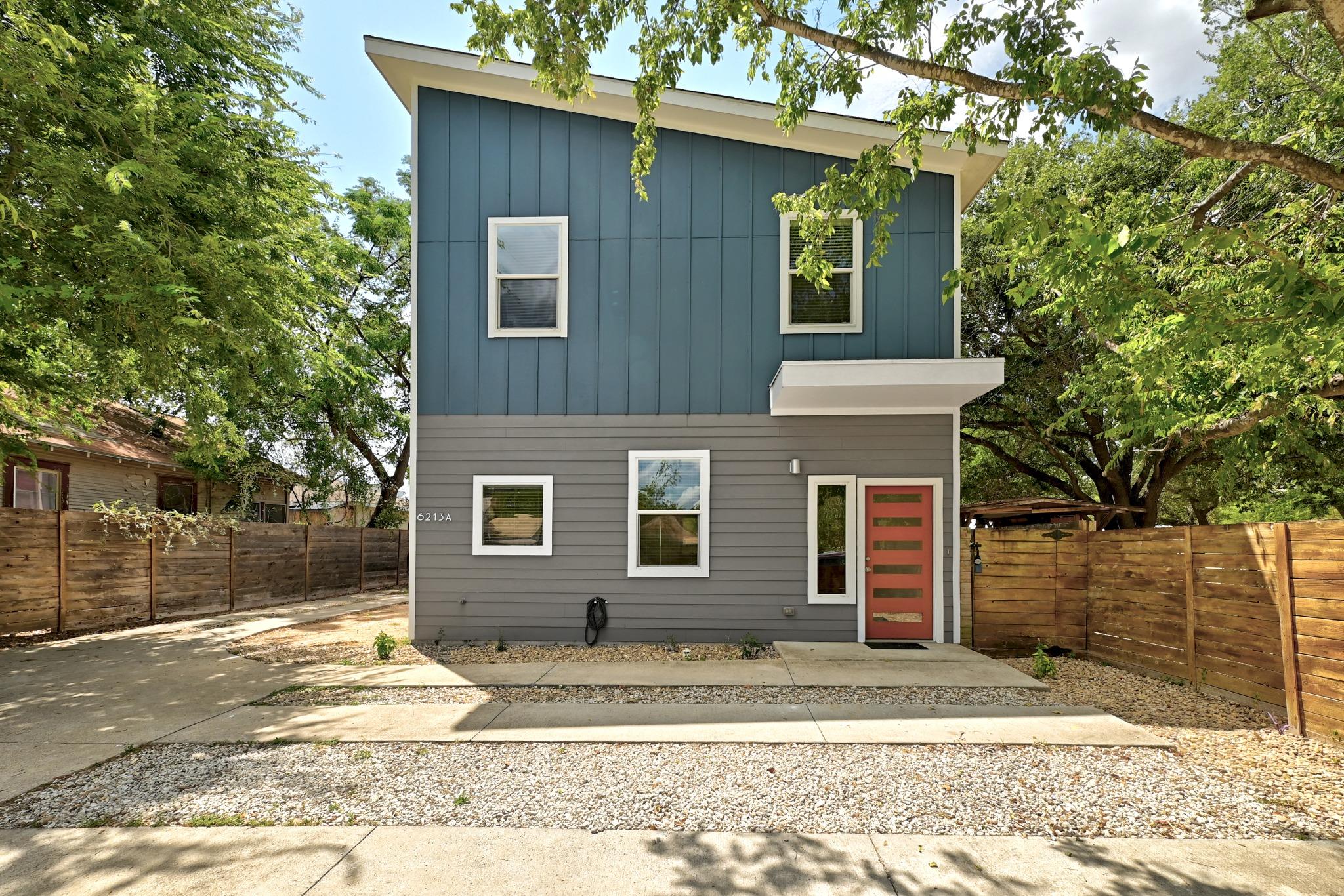Listing photo 1 of 6213  Felix Ave  #A