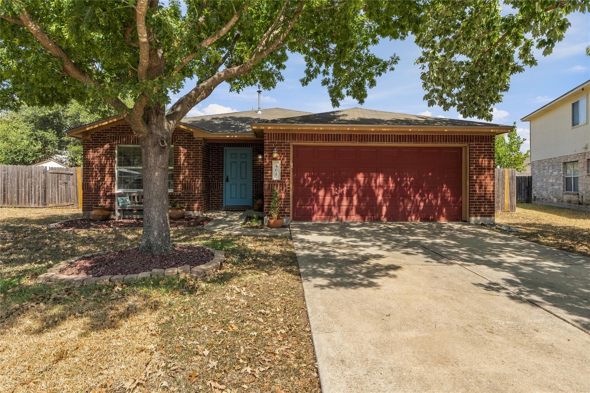 Listing photo 1 of 405  Fairfield Loop