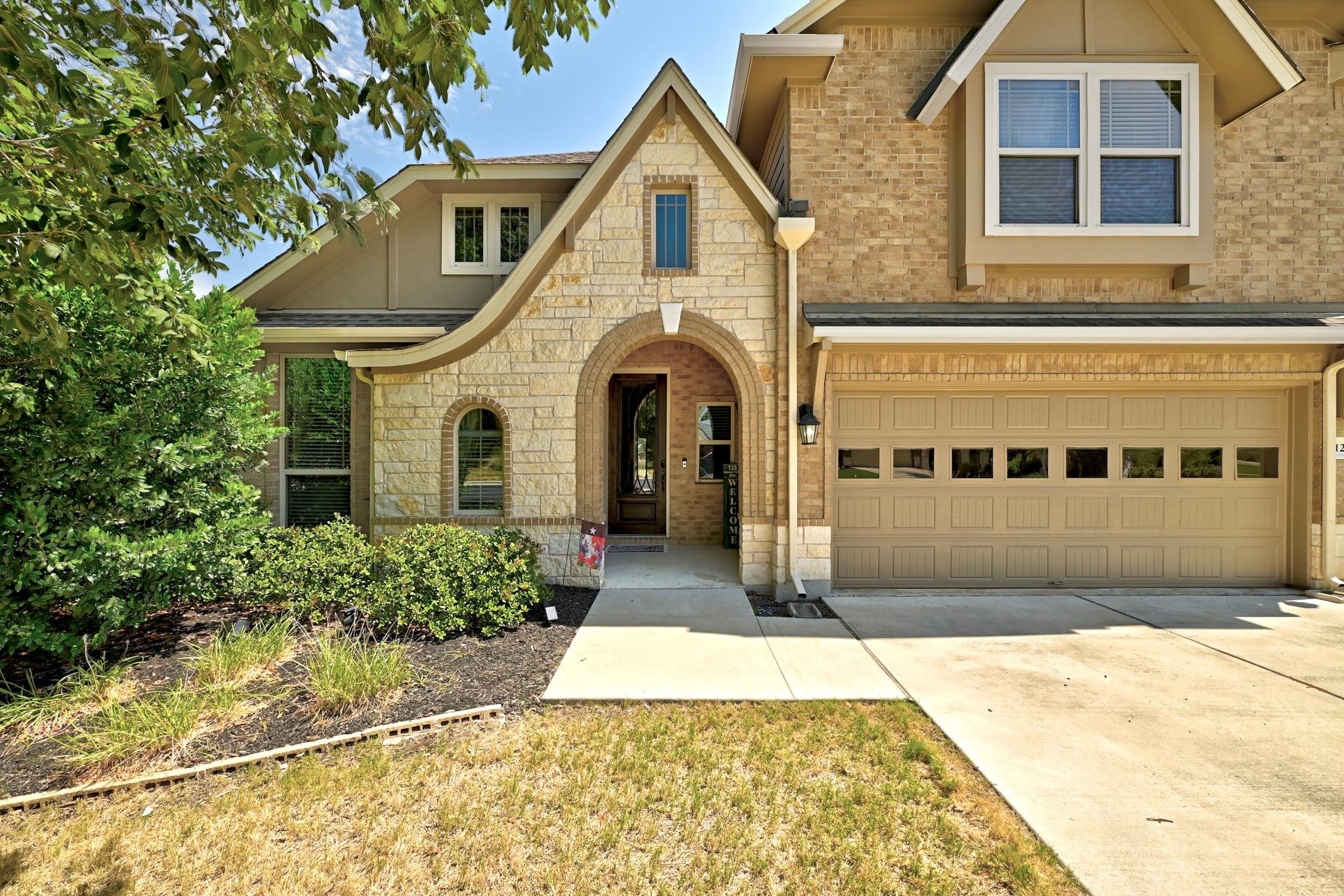 Listing photo 1 of 128  Summer Pointe Dr