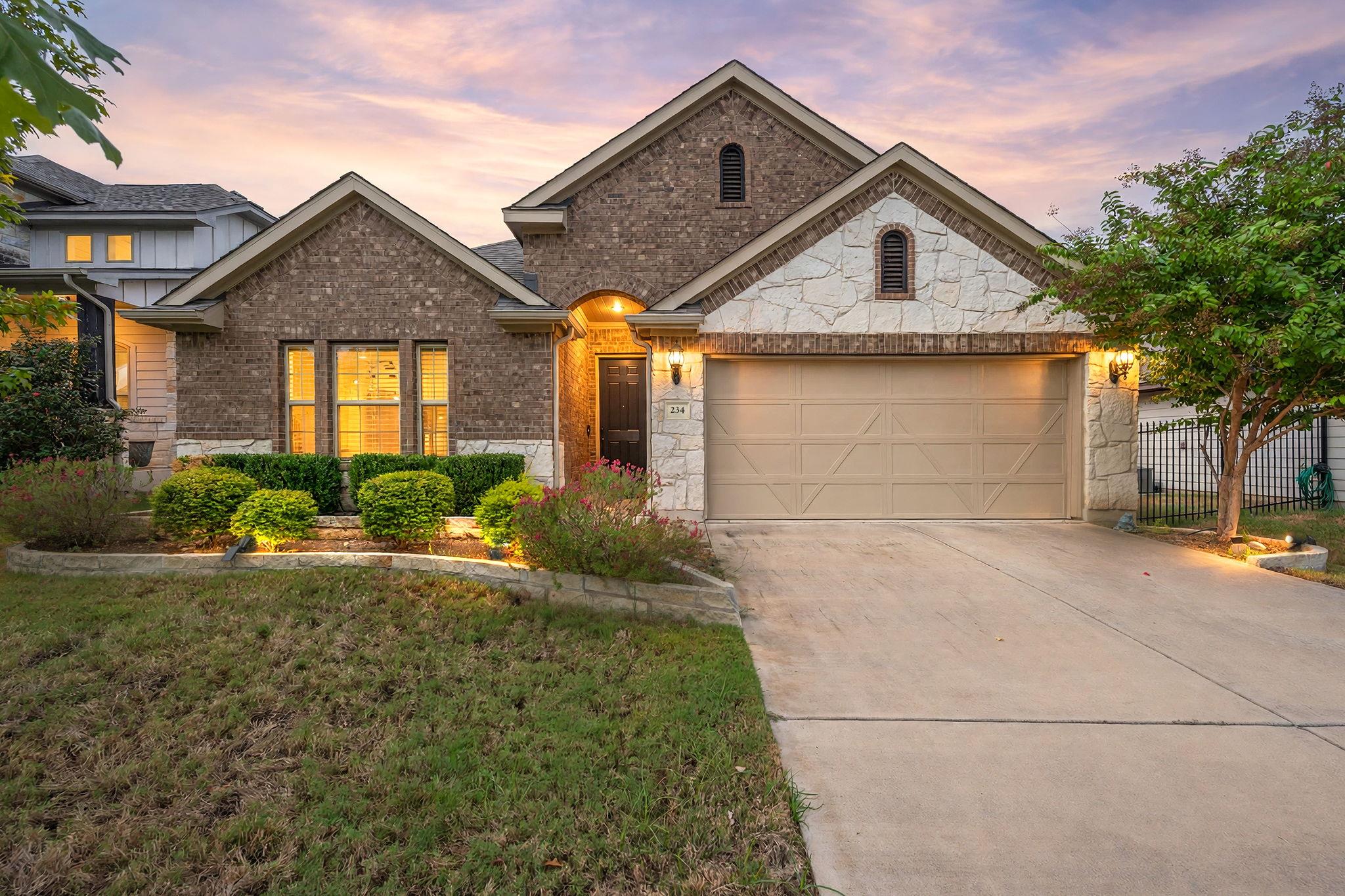 Listing photo 1 of 234  Freeman Ranch St