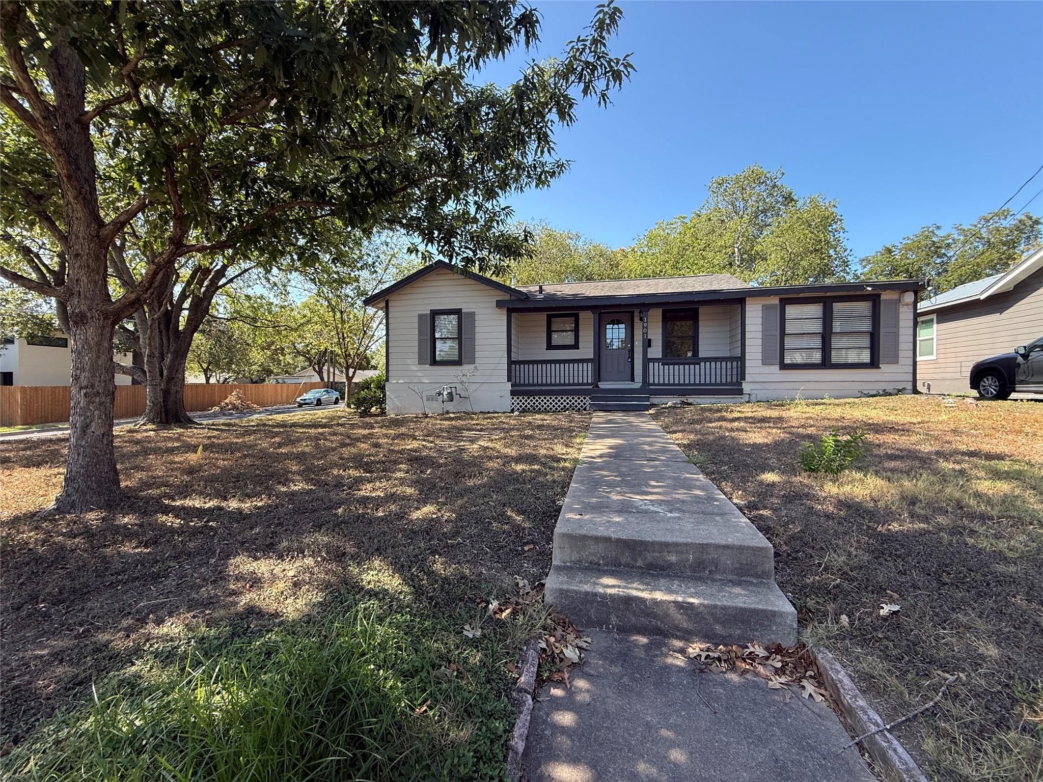 Listing photo 1 of 1901  Alguno Rd