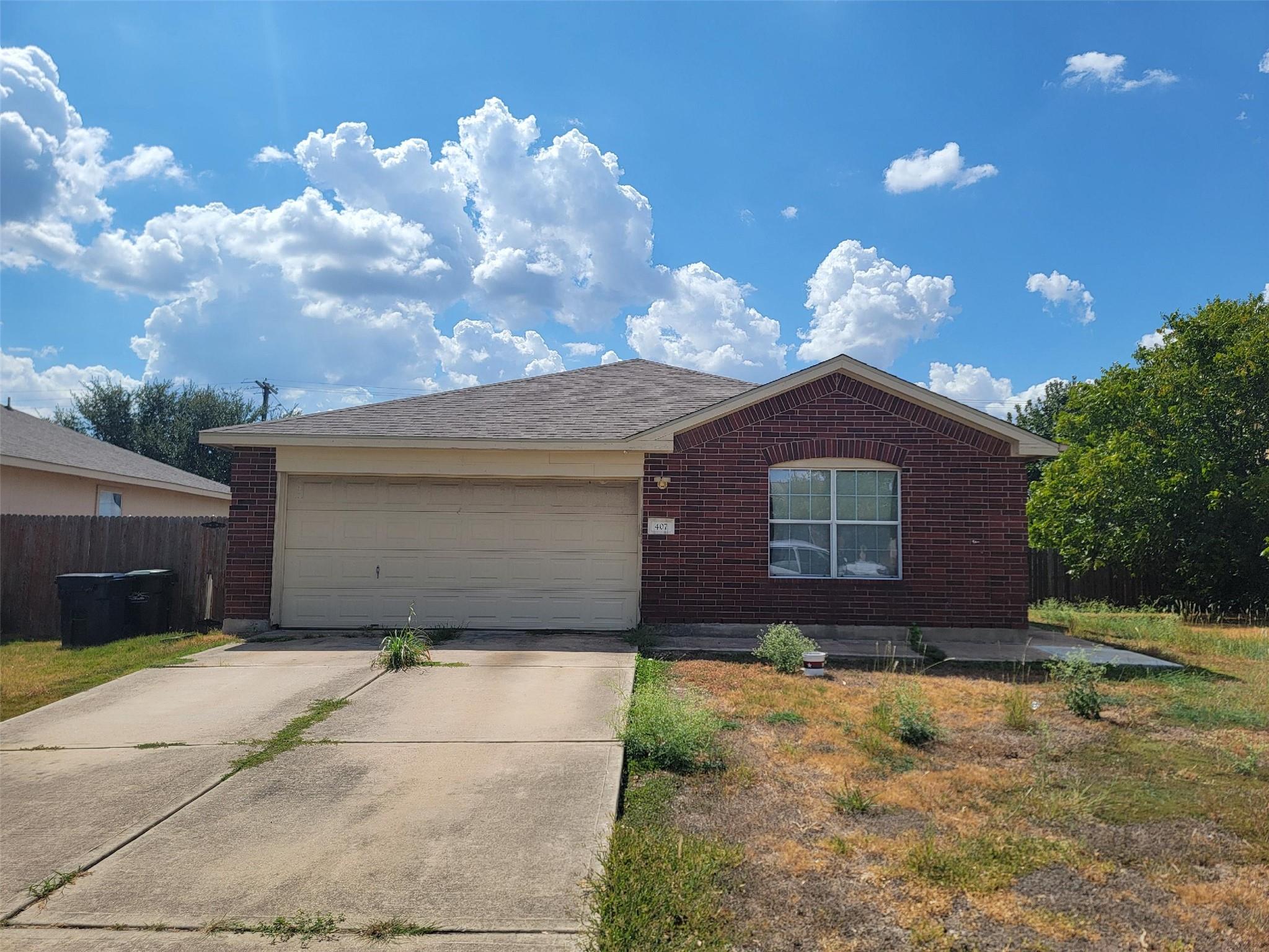 Listing photo 1 of 407  Saul St