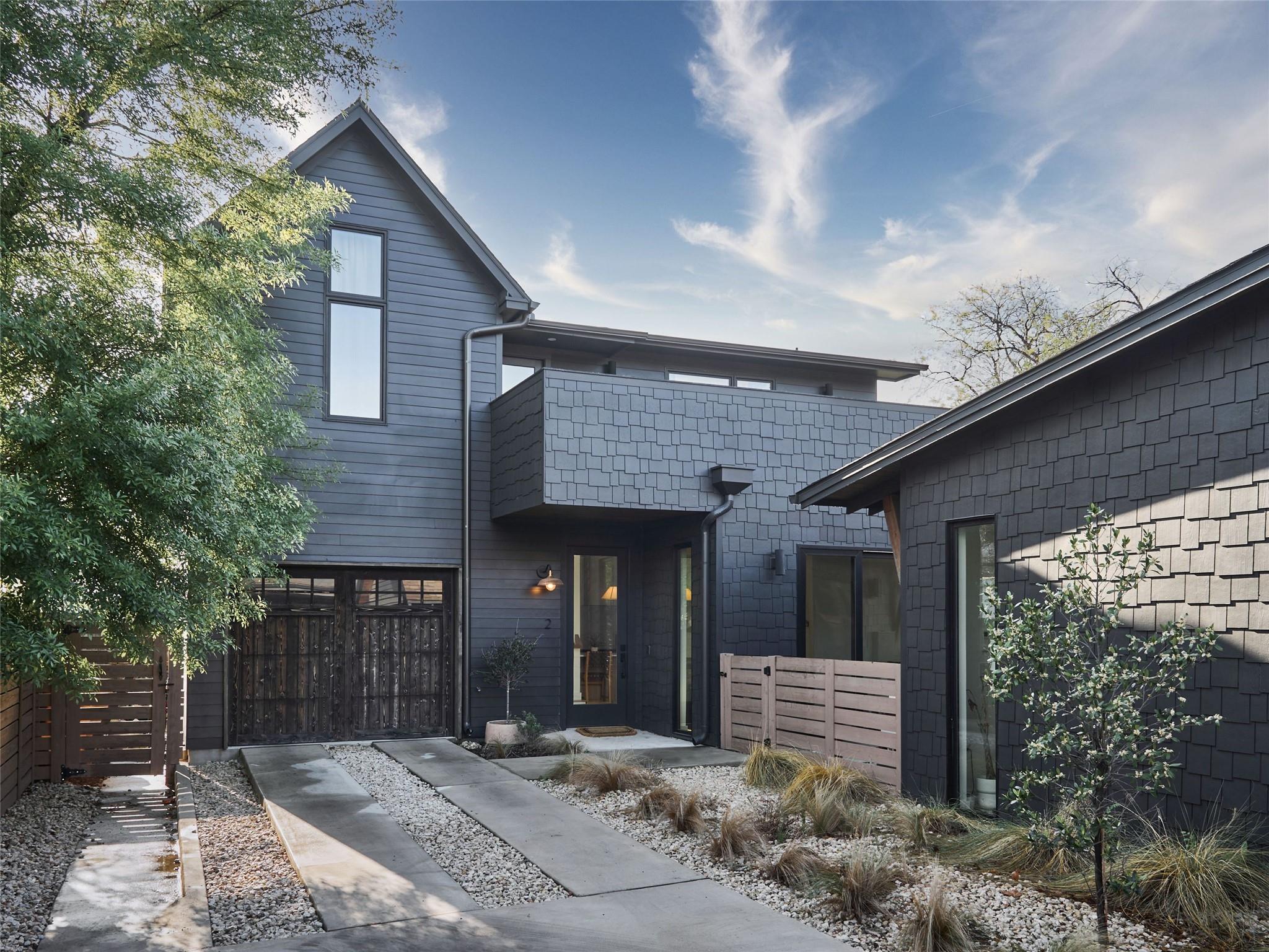 Listing photo 1 of 4427  Gillis St  #2