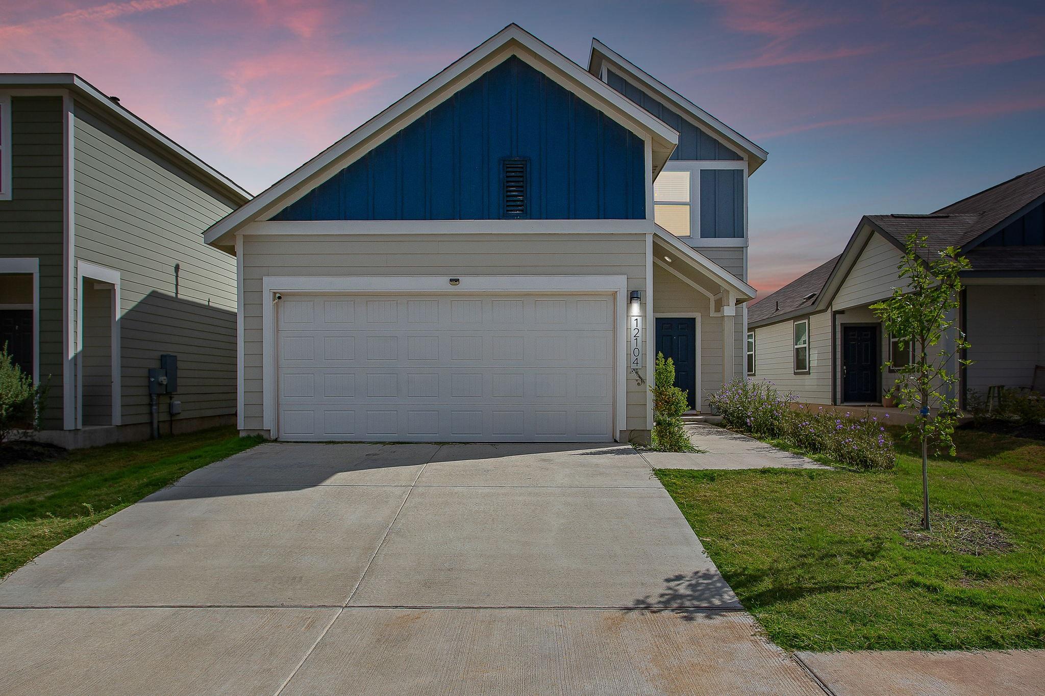 Listing photo 1 of 12104  Cimaizon Dr