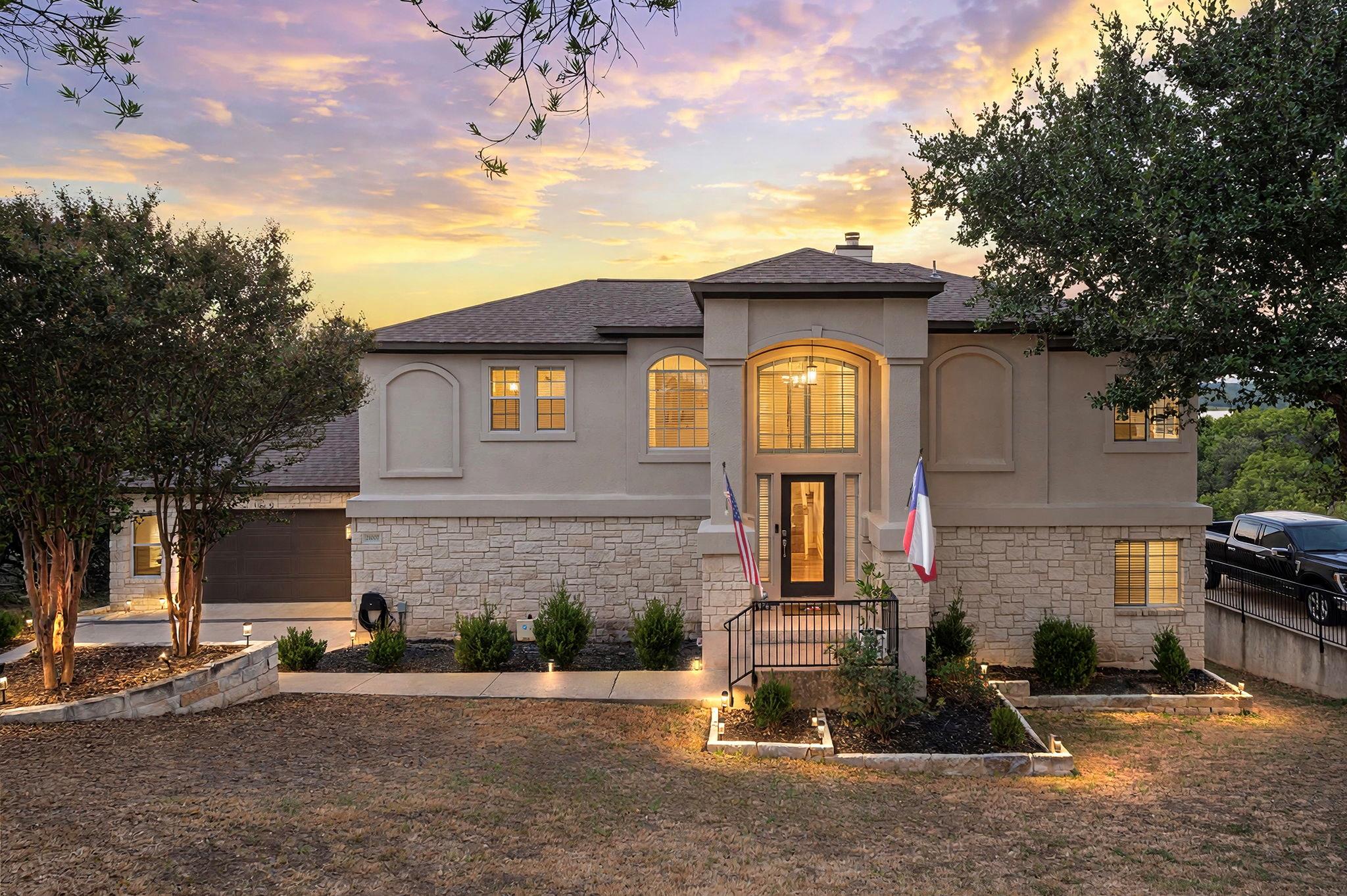 Listing photo 1 of 21007  Deede Dr