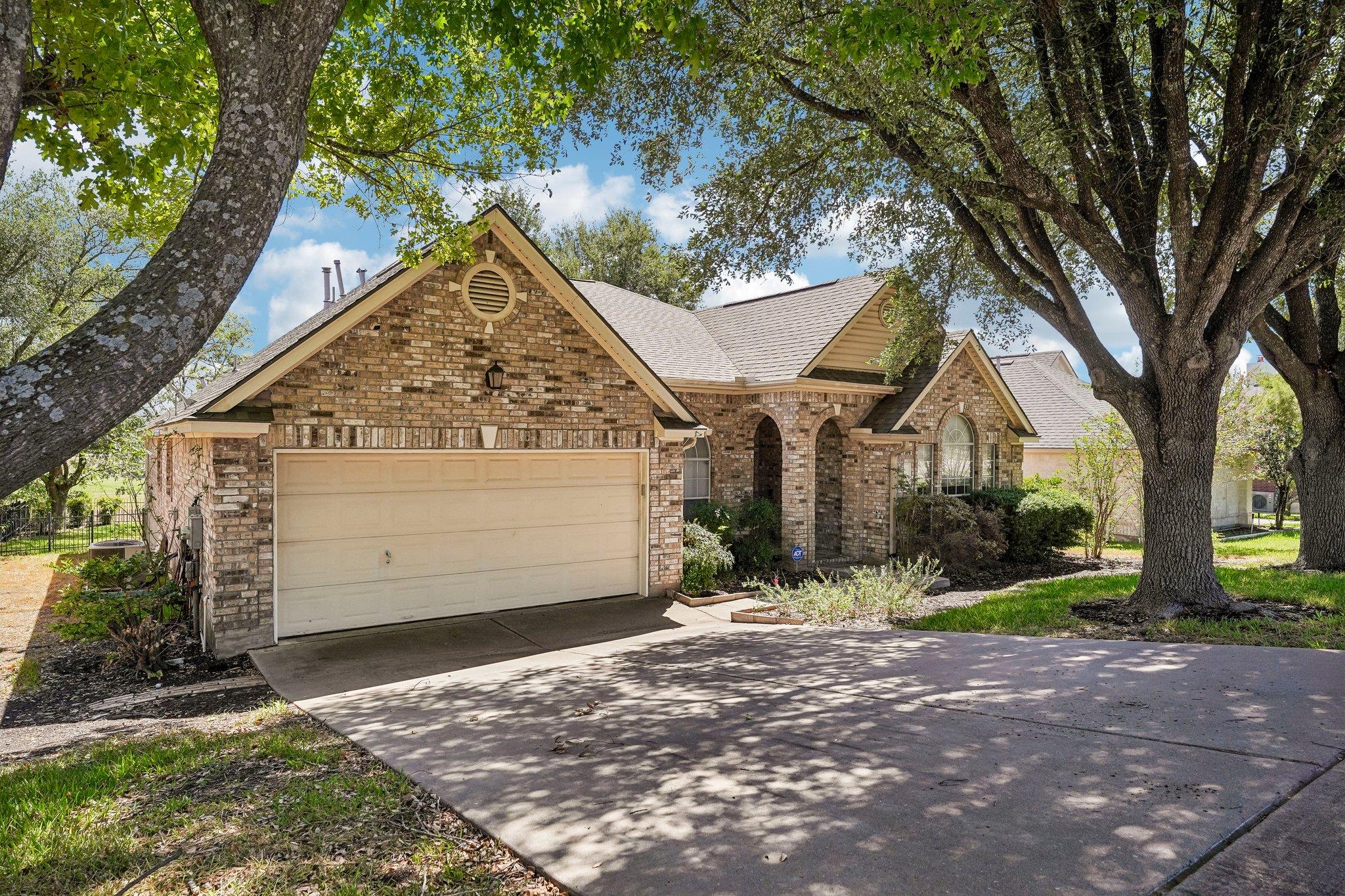 Listing photo 1 of 19413  Kennemer Dr