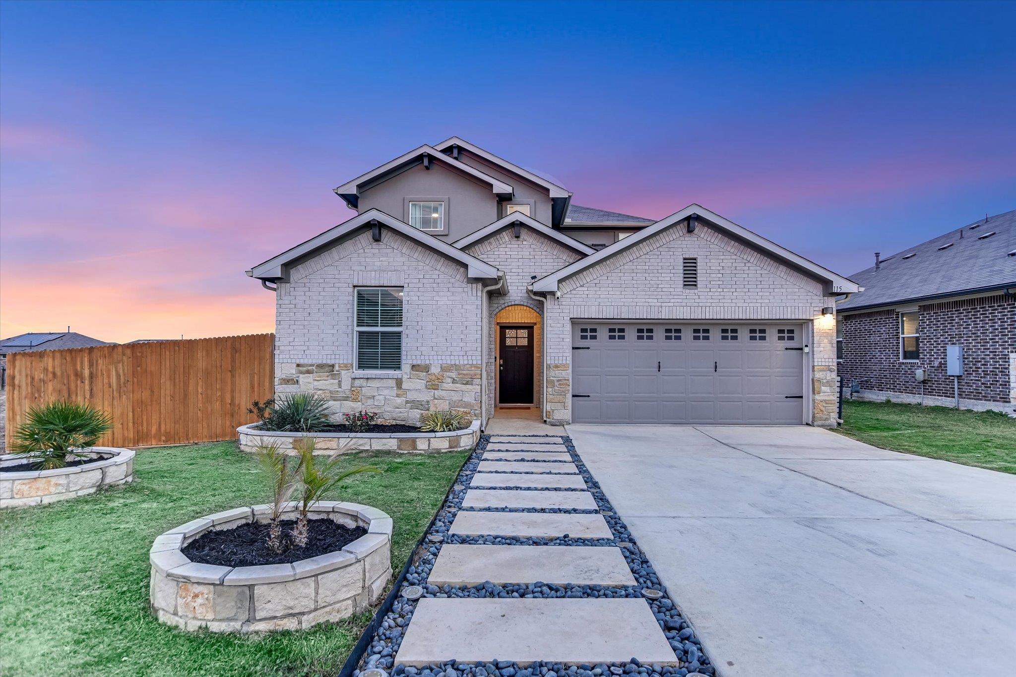 Listing photo 1 of 115  Callado Cir