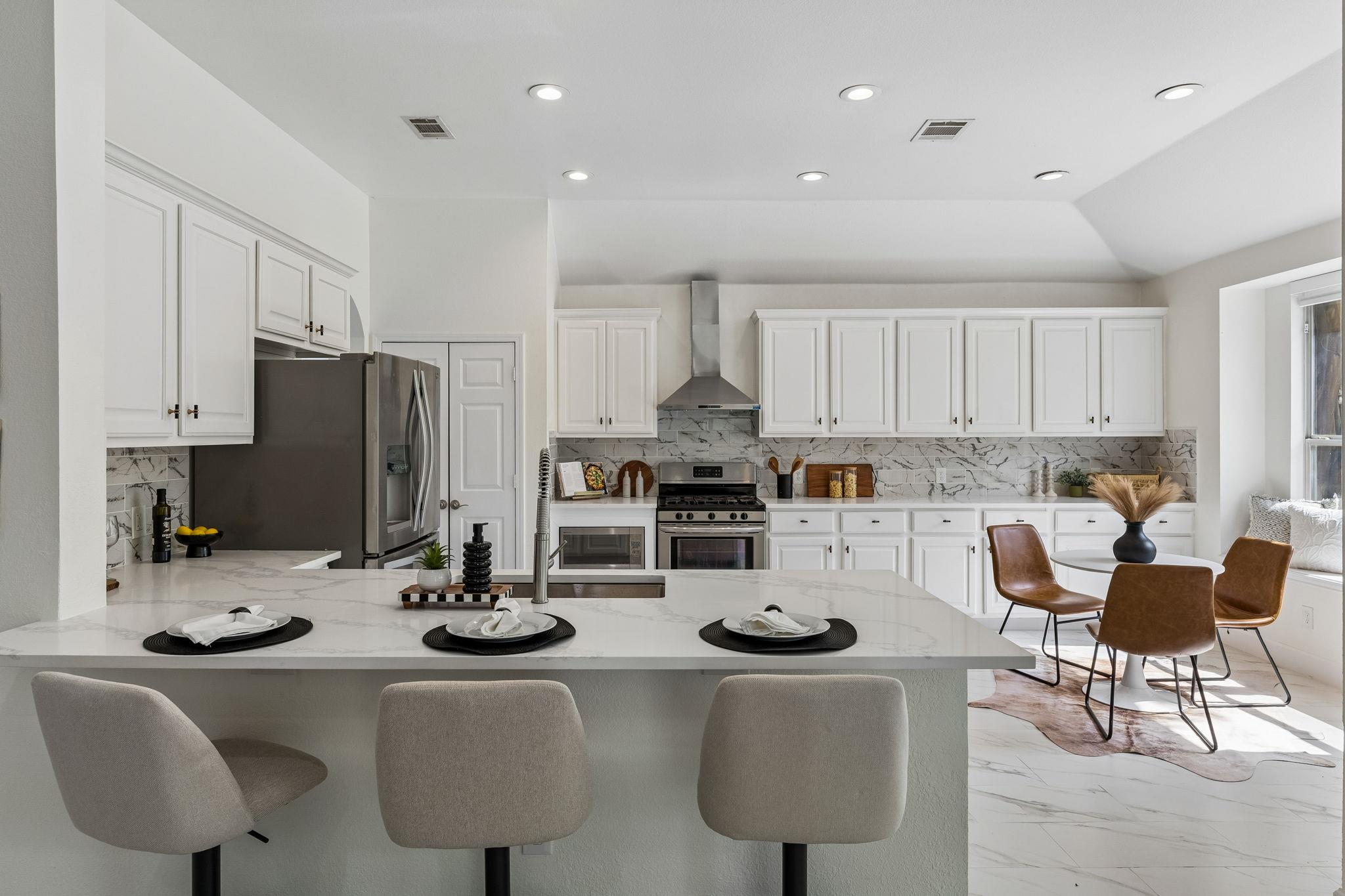 15232  Fernhill Dr 매물 사진 1