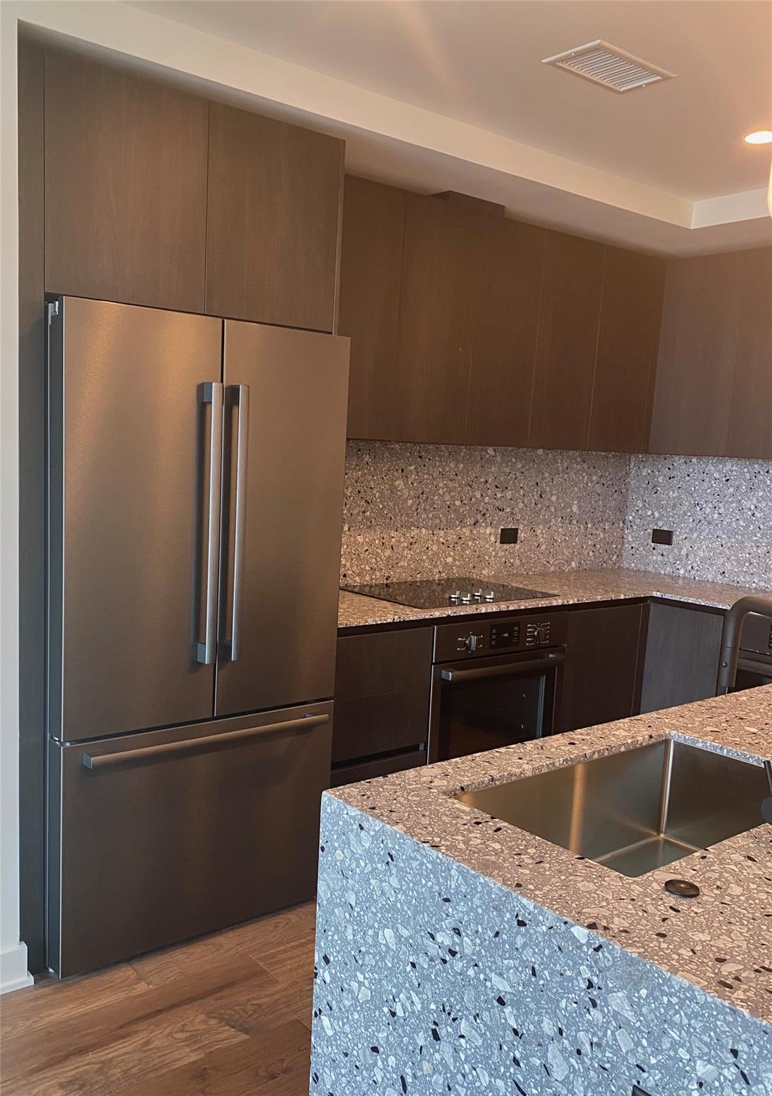 Listing photo 1 of 84  East Ave  #2307
