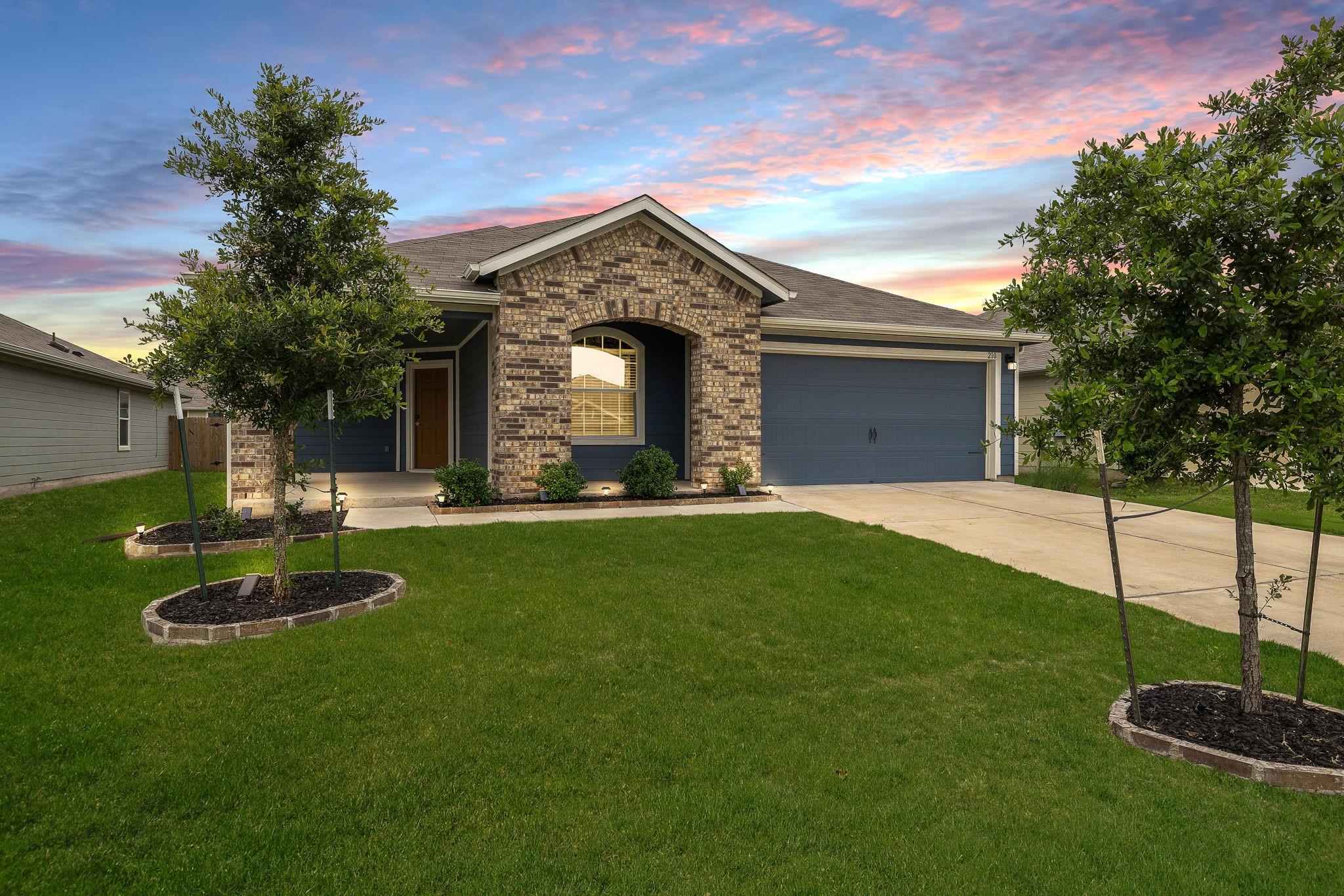 Listing photo 1 of 210  Garcitas Creek Ln