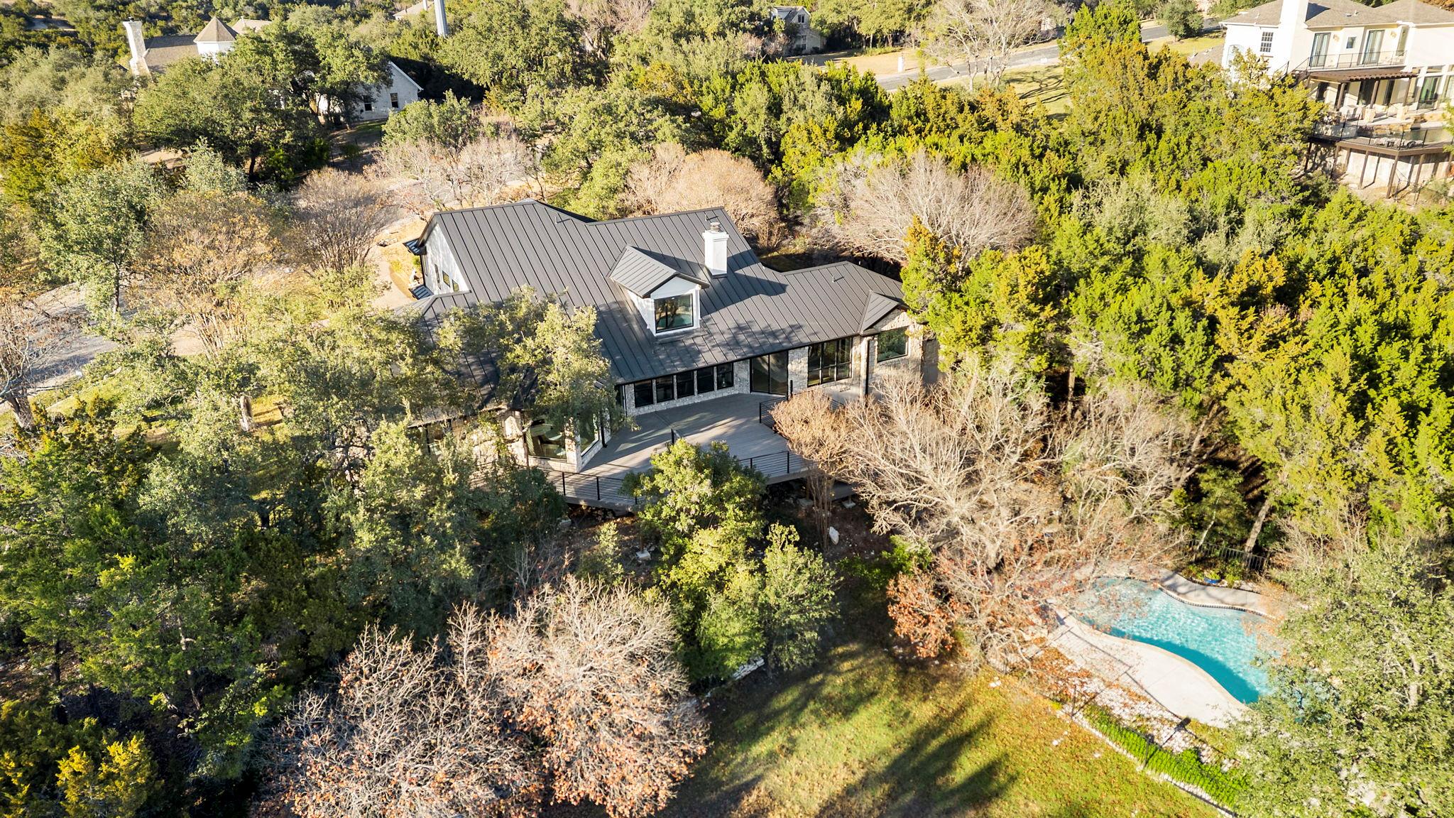 Listing photo 1 of 701  Furlong Dr